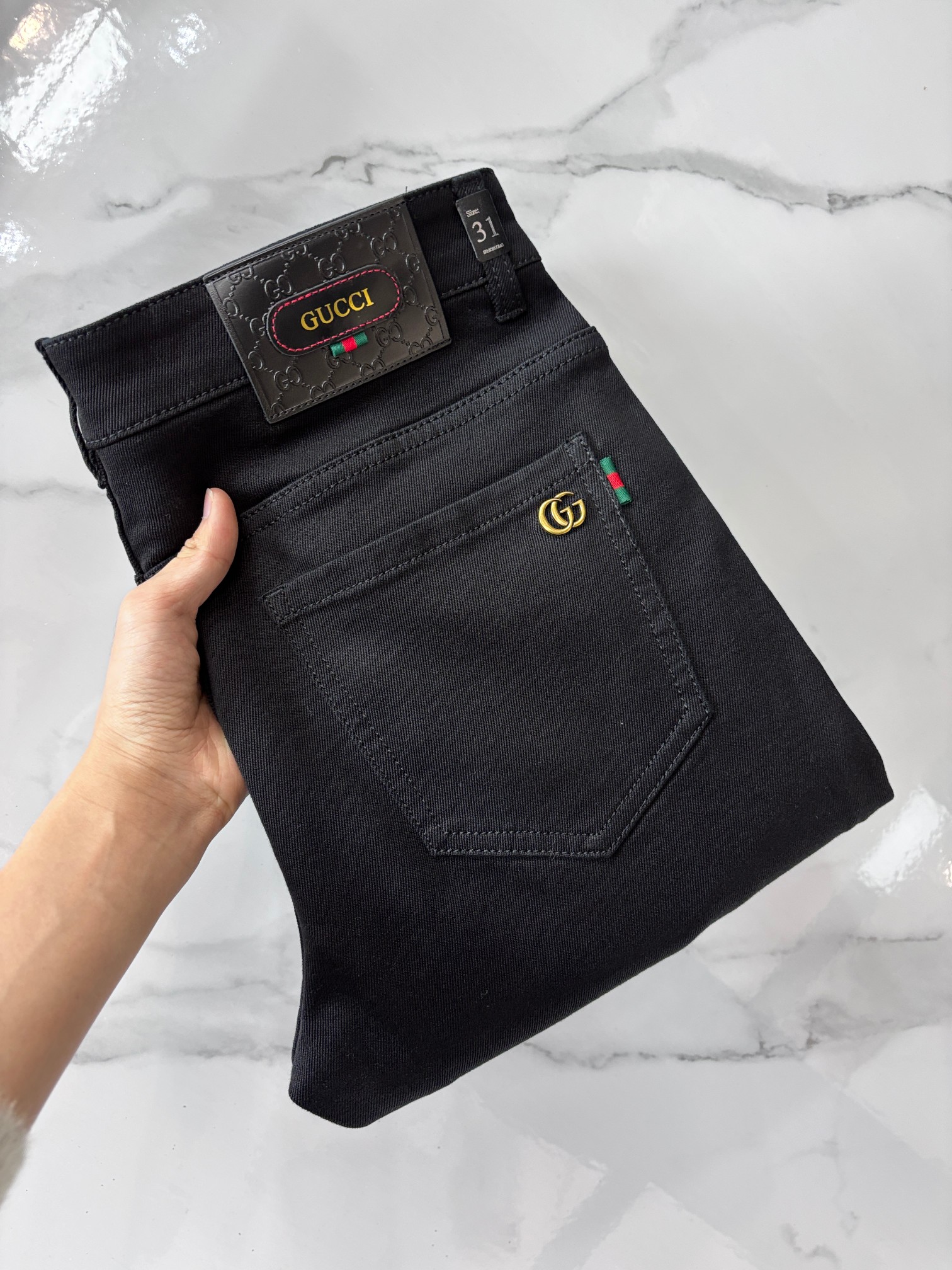 NO:725858,Support replacement after the year!  Gucci's high-end customization, the latest jeans for autumn and winter, are available simultaneously at the counter. Original customization. Customer-supplied hardware and accessories. Original quality. Imported solid-color denim elastic fabric. Heavy washing. Fine workmanship. Excellent upper body!  The preferred items are complete in three sizes.……………………………………………… Size29-38,,gucci,jeans,19860909支持年后退换！ Gucci 高端定制、秋冬最新款牛仔裤 柜台同步发售 原版定制 客供五金辅料 原单品质 进口固色牛仔弹力面料 重工洗水 做工走线精细 上身绝佳！优选单品 三标齐全.…………………………………………………… Size29-38,,gucci,jeans,,Men's clothing