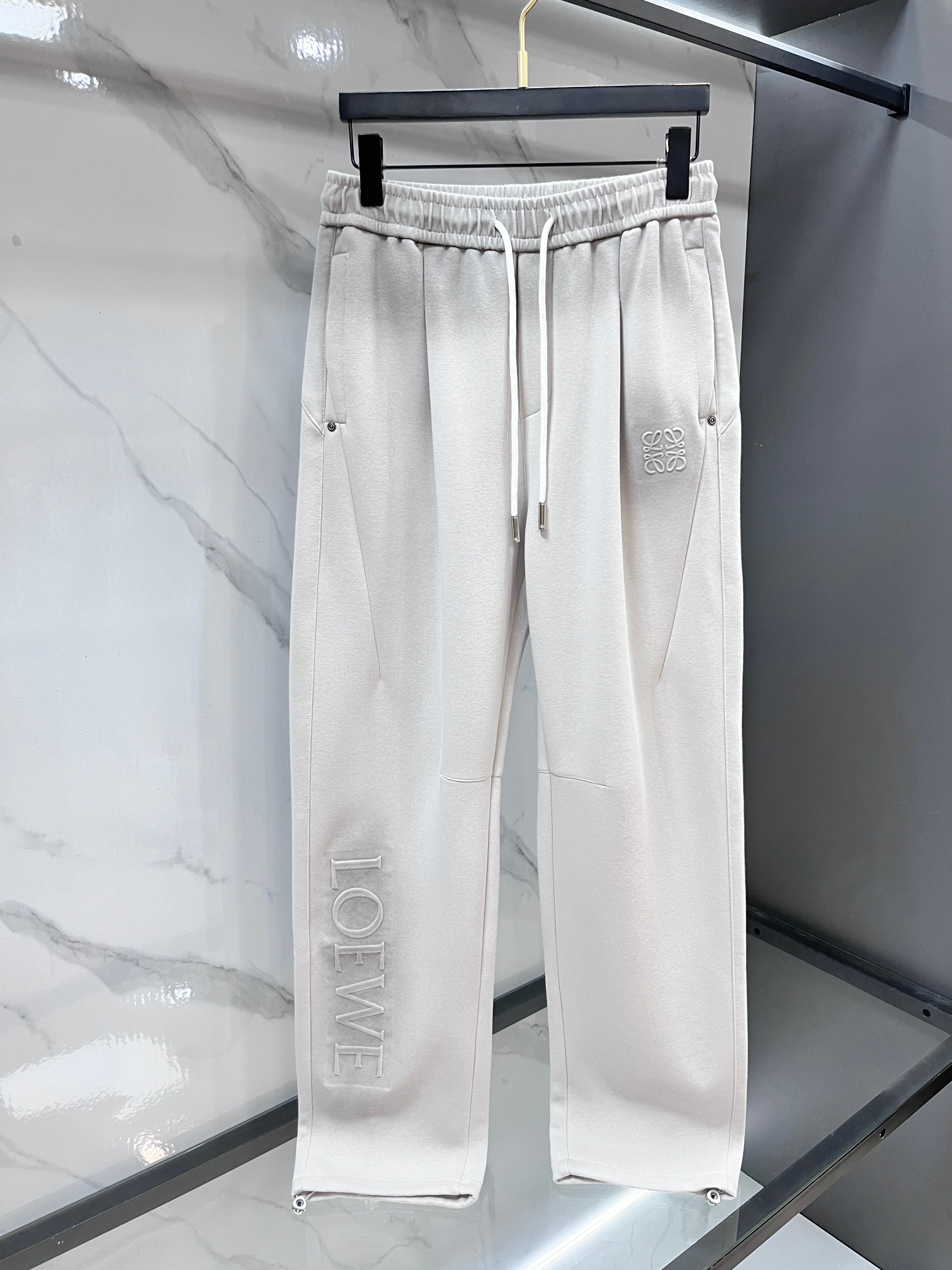 罗意威 2026秋冬新款休闲裤，高端版本，定制面料 透气舒适度高，细节无可挑剔，品牌元素设计理念，体现高