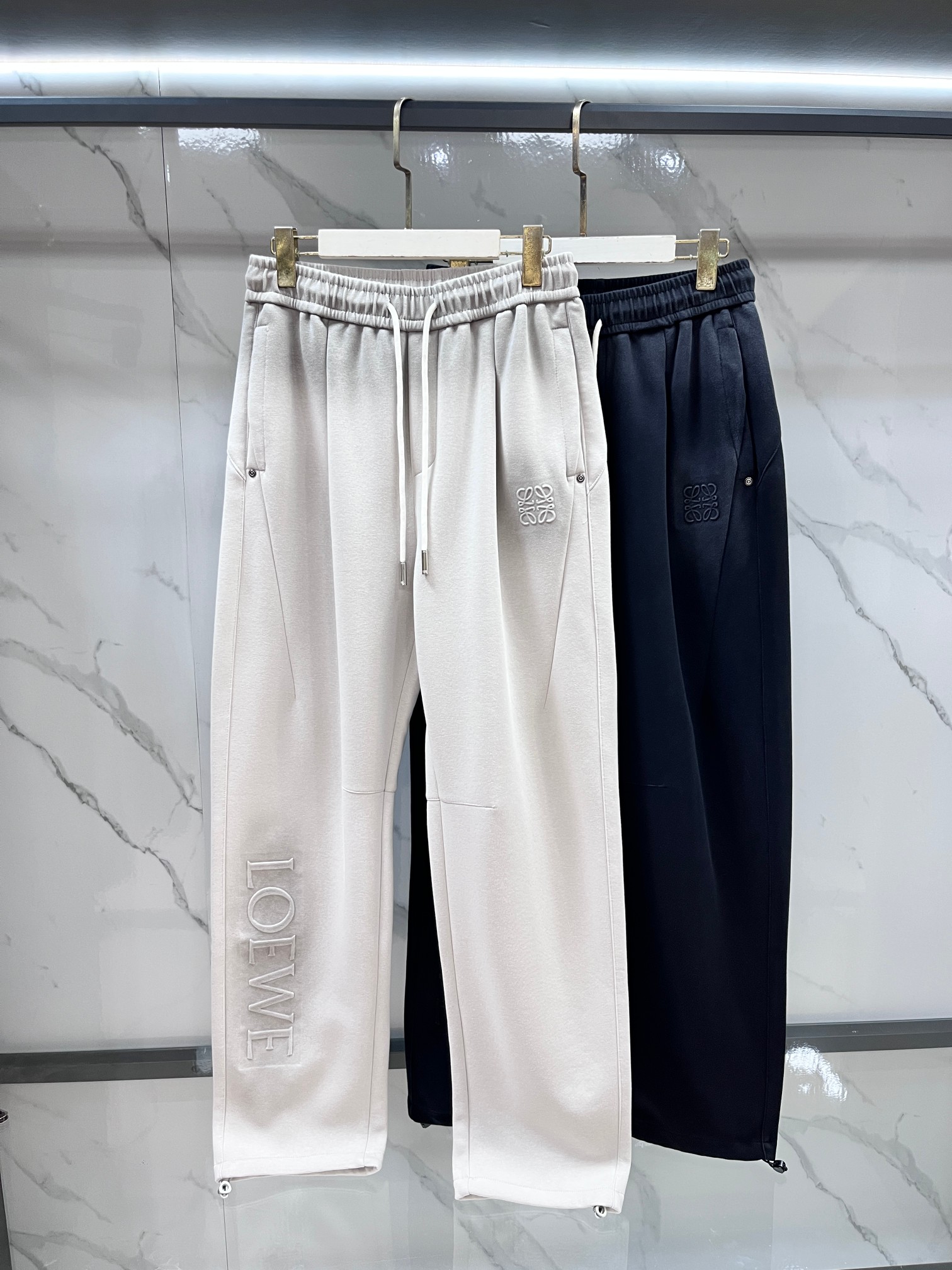 罗意威 2026秋冬新款休闲裤，高端版本，定制面料 透气舒适度高，细节无可挑剔，品牌元素设计理念，体现高