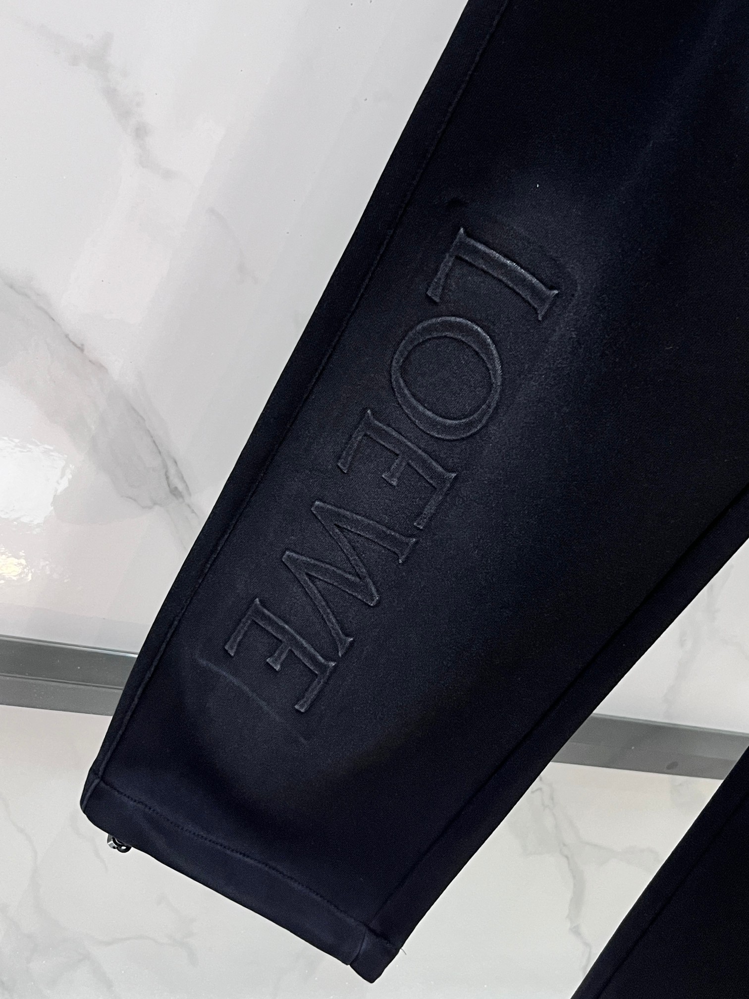 罗意威 2026秋冬新款休闲裤，高端版本，定制面料 透气舒适度高，细节无可挑剔，品牌元素设计理念，体现高