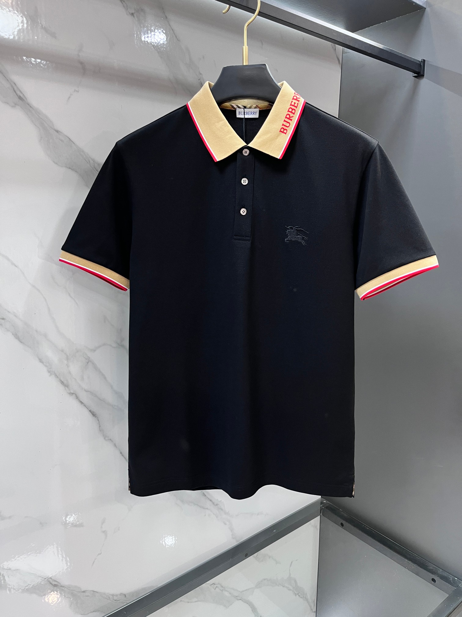 巴宝莉 2026新款高端商务Polo 白领 单位人士必入单品！ 休闲商务翻领短袖，科技面料，体感非常棒，