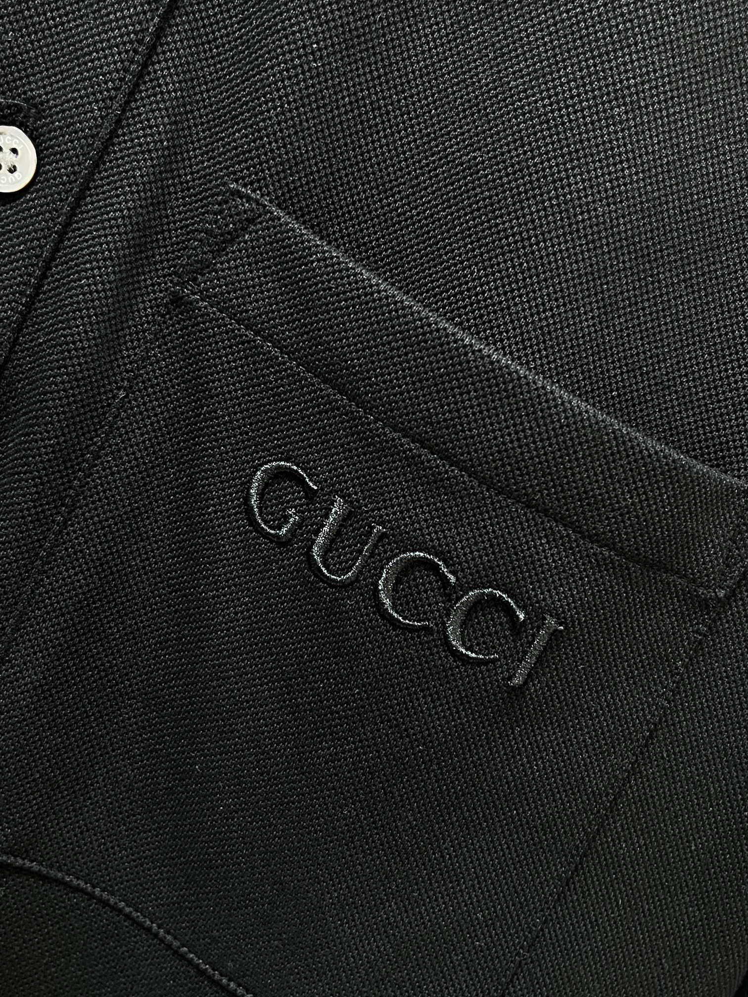 Gucci 2026新款高端商务Polo 白领 单位人士必入单品！ 休闲商务翻领短袖，科技面料，体感非常