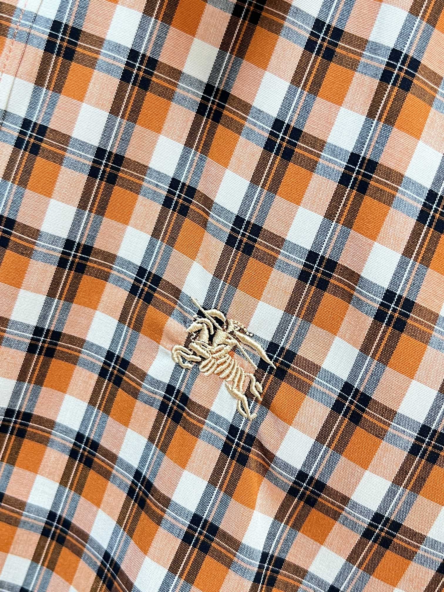 巴宝莉 官网1:1原单品质25ss新款秋冬格子对位衬衫原版3,200购入开发，面料采用100%锦纶定织格