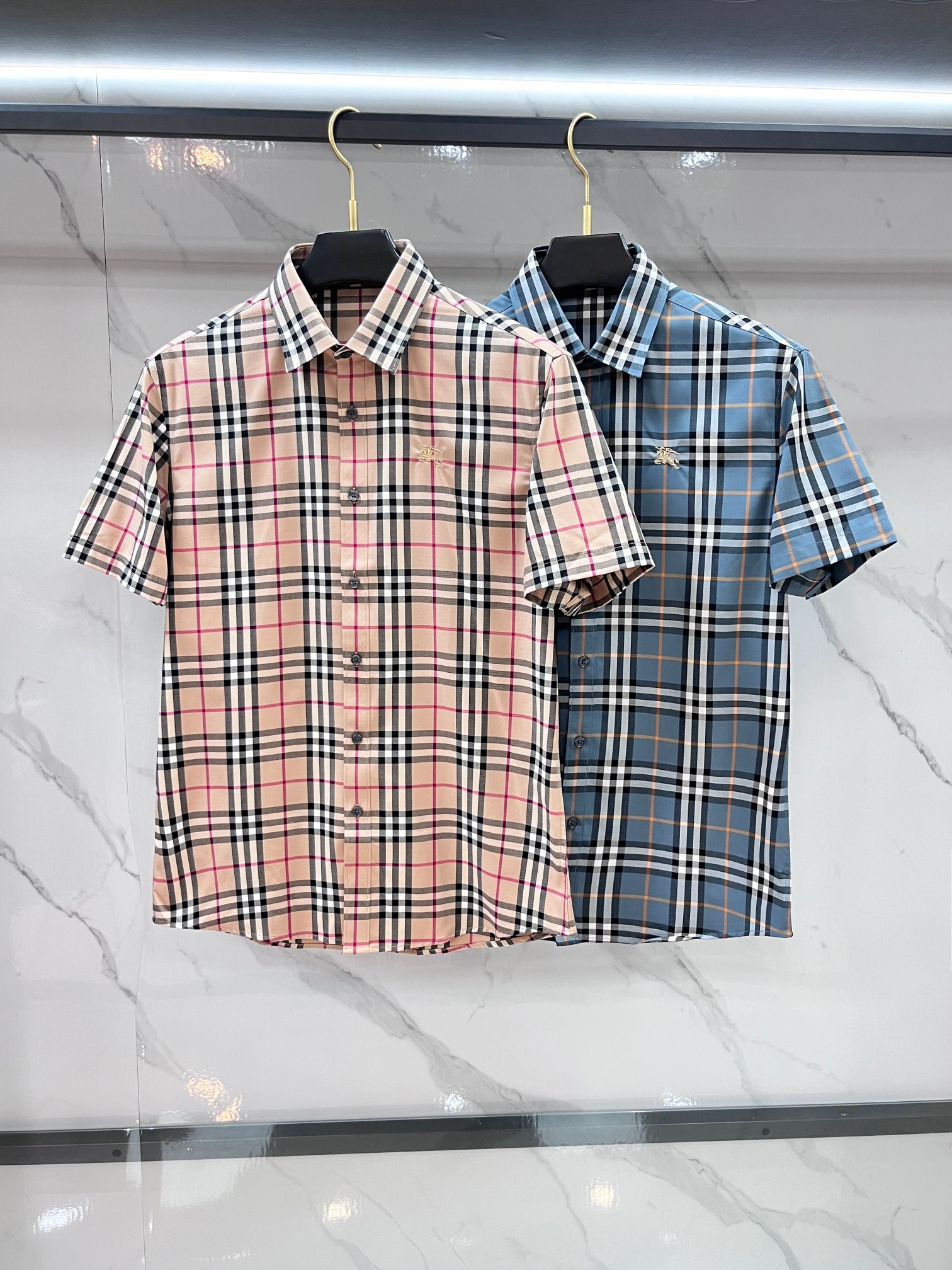 巴宝莉 官网1:1原单品质25ss新款秋冬格子对位衬衫原版3,200购入开发，面料采用100%锦纶定织格