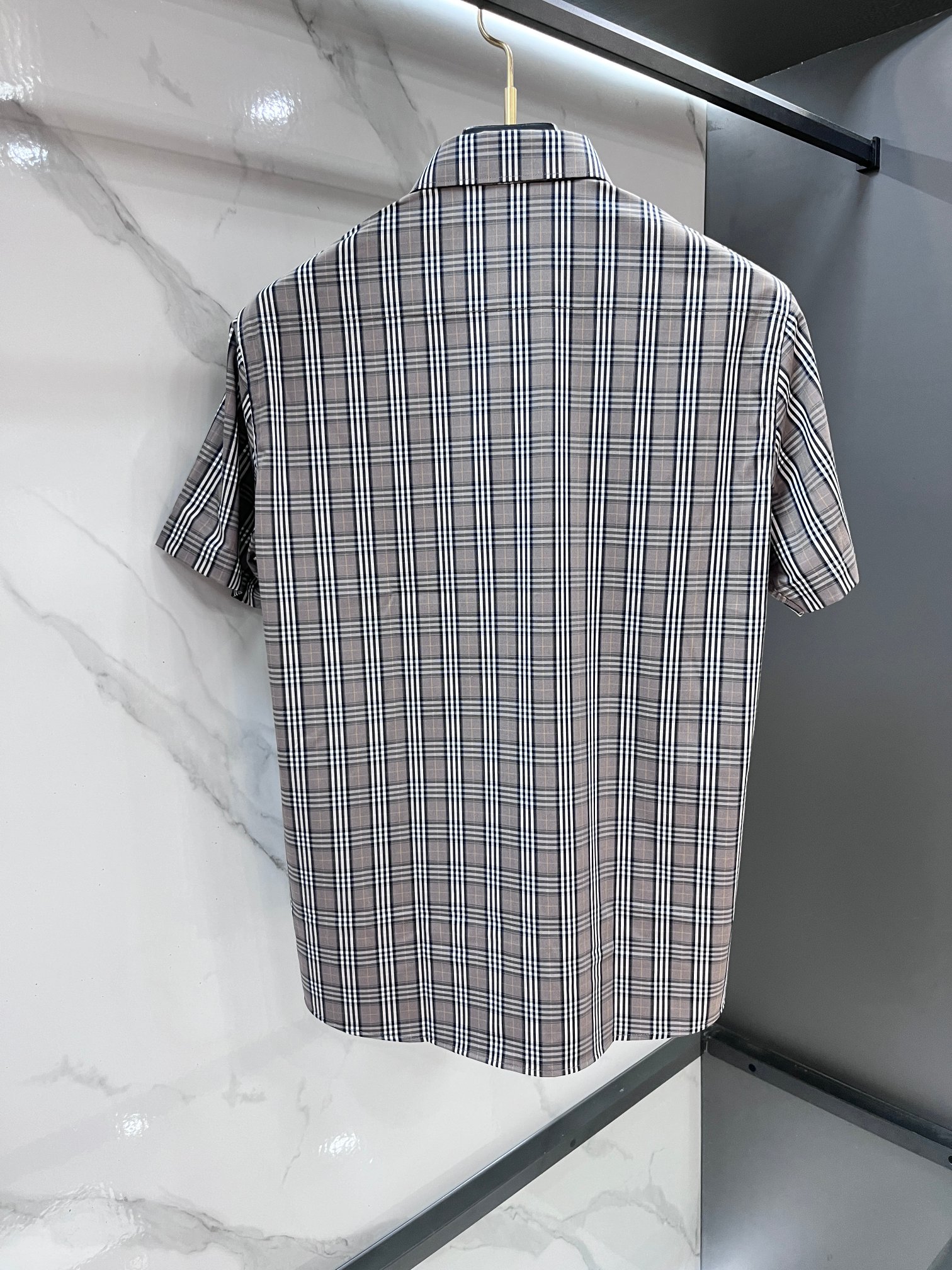 巴宝莉 官网1:1原单品质25ss新款秋冬格子对位衬衫原版3,200购入开发，面料采用100%锦纶定织格