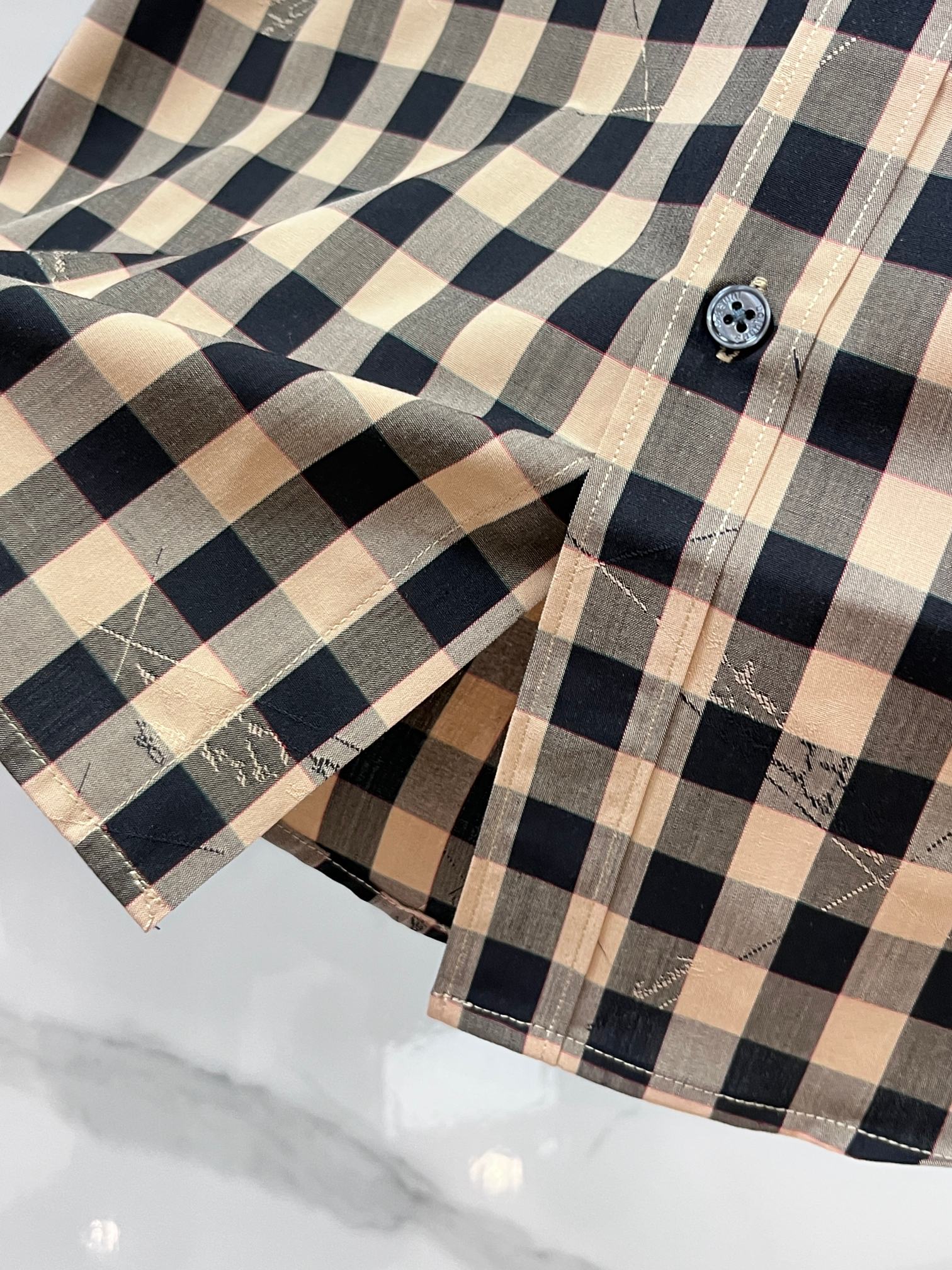 巴宝莉 官网1:1原单品质25ss新款秋冬格子对位衬衫原版3,200购入开发，面料采用100%锦纶定织格