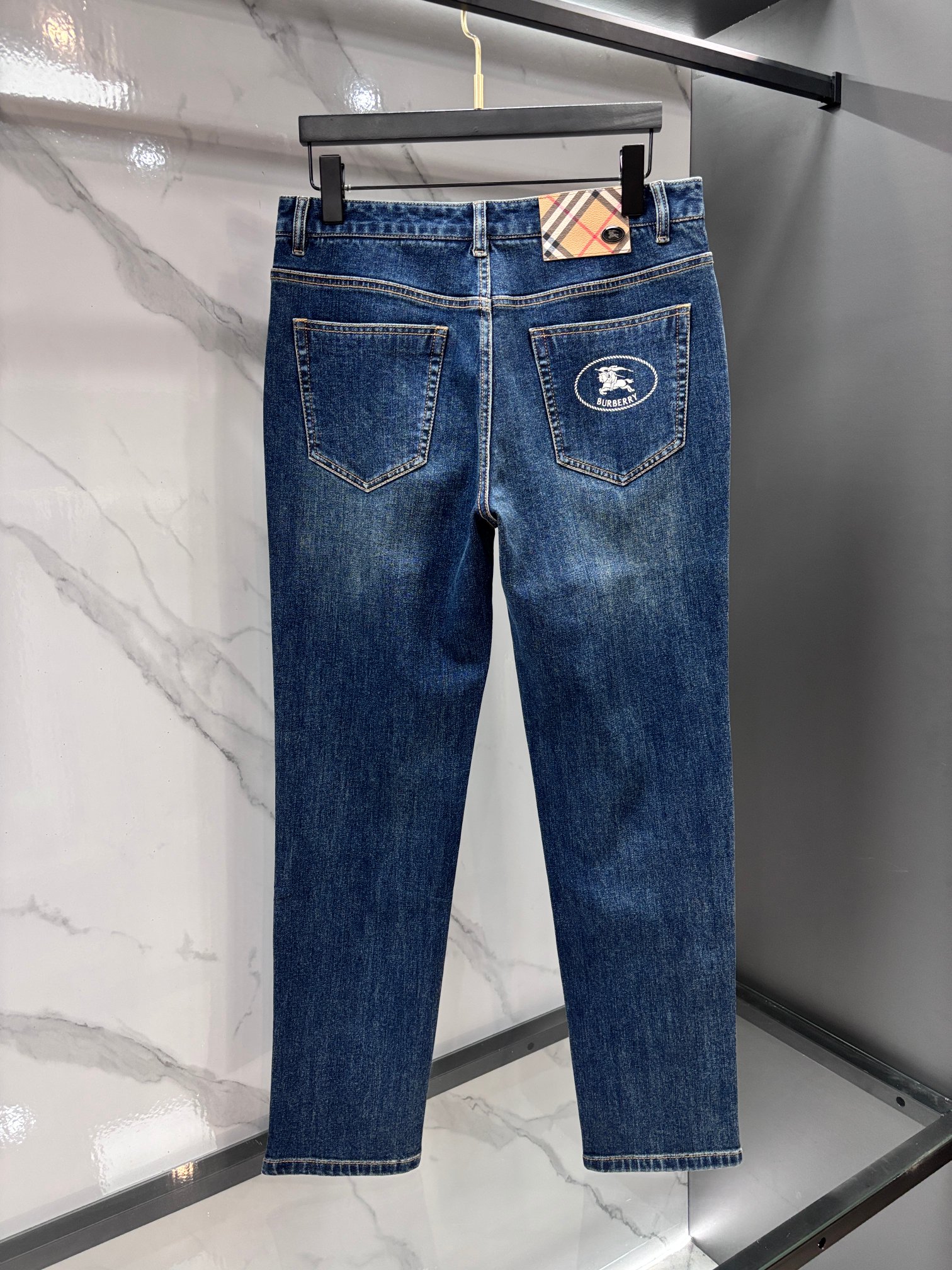 巴宝莉 🔥高端定制、2026早秋最新款牛仔裤 柜台同步发售 原版定制 客供五金辅料 原单品质 进口固色牛