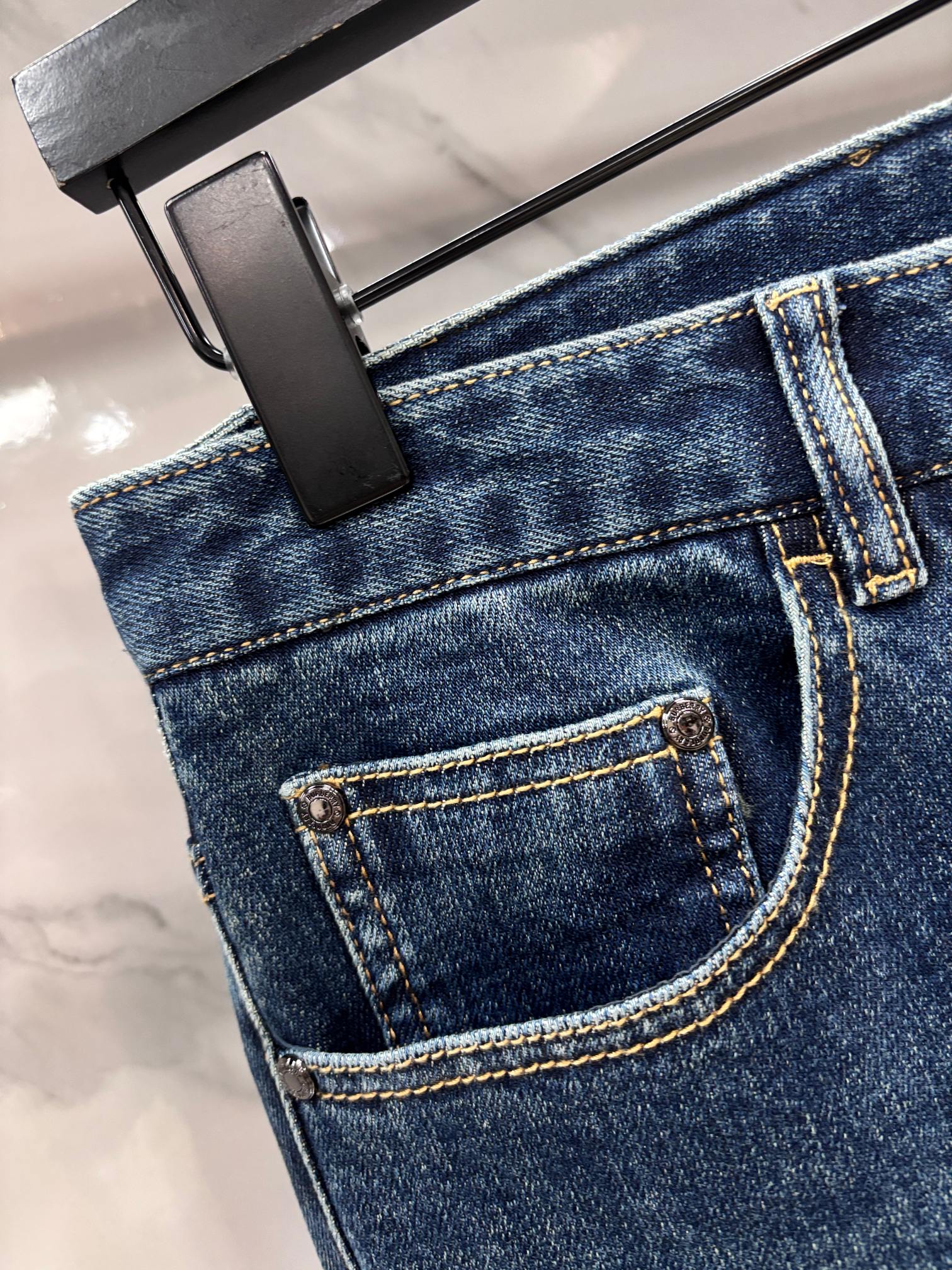 巴宝莉 🔥高端定制、2026早秋最新款牛仔裤 柜台同步发售 原版定制 客供五金辅料 原单品质 进口固色牛