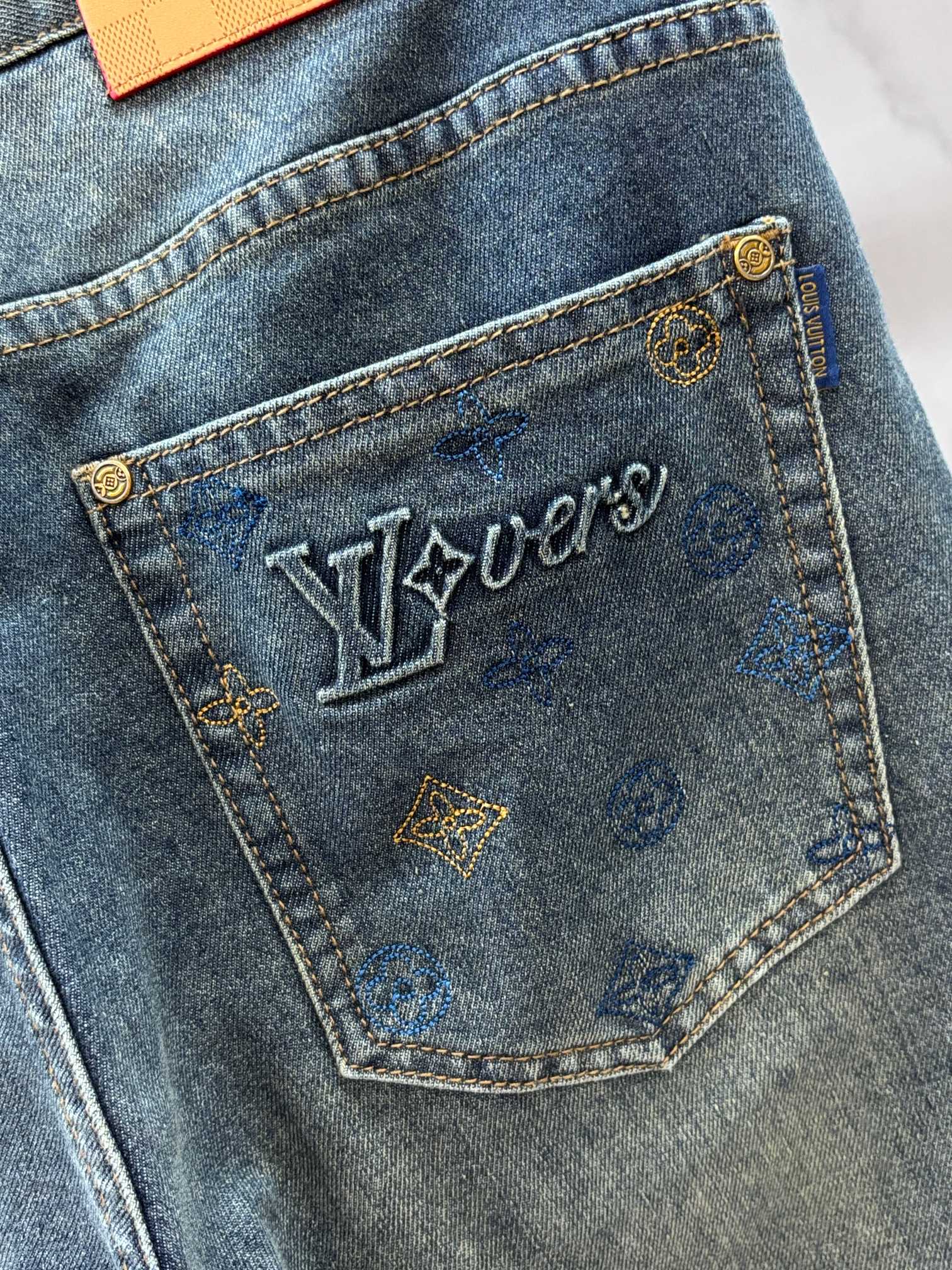 Lv 🔥高端定制、2026早秋最新款牛仔裤 柜台同步发售 原版定制 客供五金辅料 原单品质 进口固色牛仔