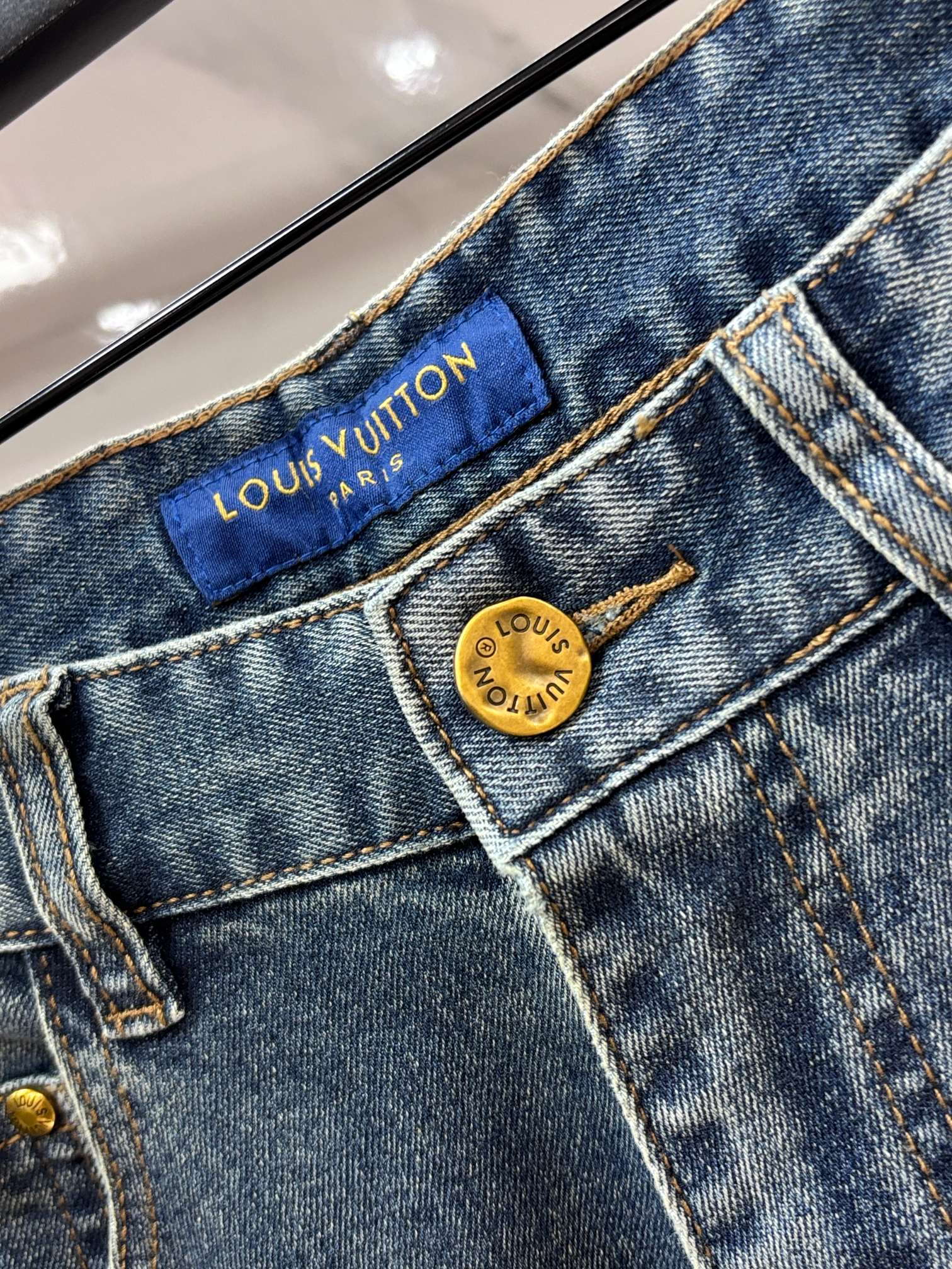Lv 🔥高端定制、2026早秋最新款牛仔裤 柜台同步发售 原版定制 客供五金辅料 原单品质 进口固色牛仔