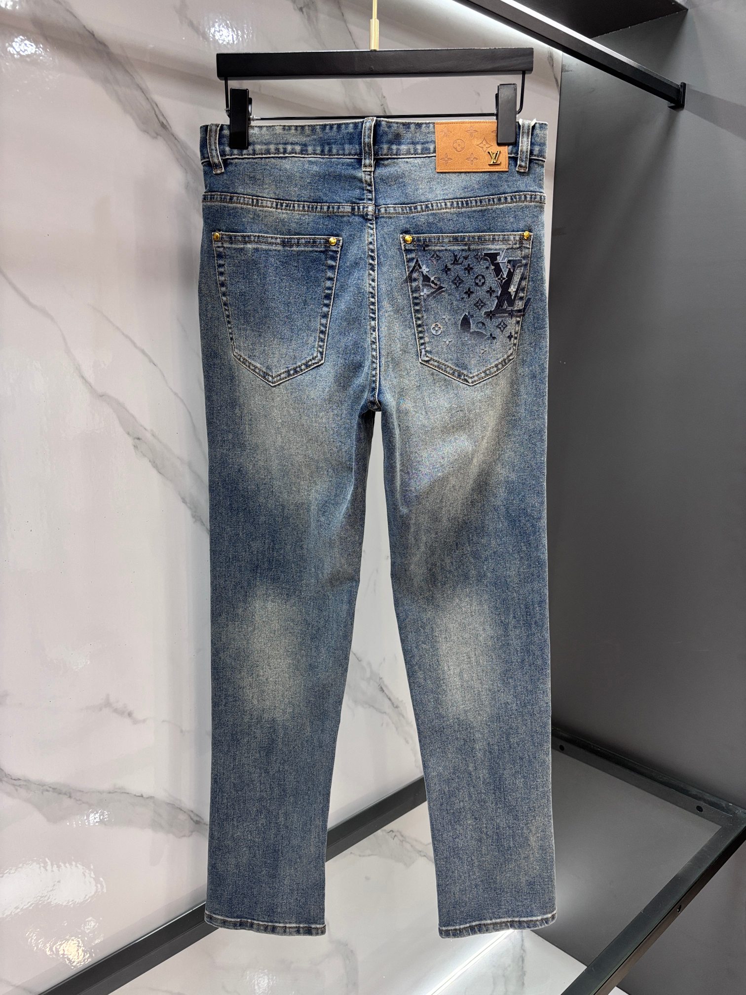 Lv 🔥高端定制、2026早秋最新款牛仔裤 柜台同步发售 原版定制 客供五金辅料 原单品质 进口固色牛仔