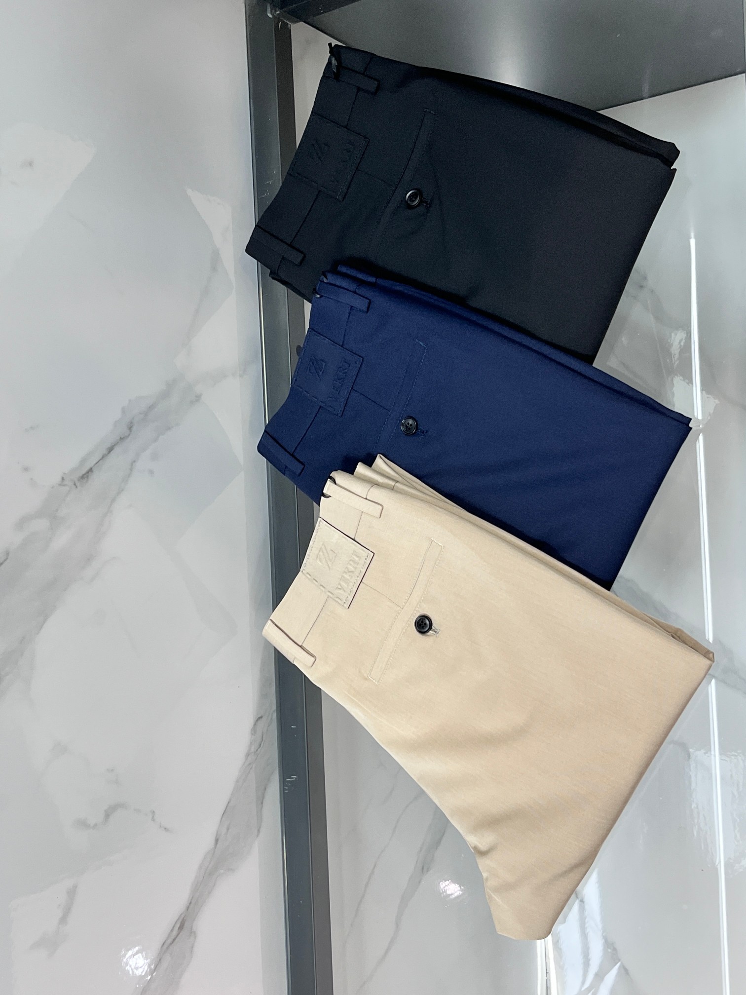 NO:774860,Ermenegildo Zegna's best-selling new casual trousers at the counter, top-end high-end shipments, truly top-notch OEM factories with strict processes, suitable for various high-end gathering places, and can also be worn with casual jackets, professional development and research for 3 months, perfect fit!  Super comfortable, business fashion style!  ……………………………………………………………… Size29-38,,zegna,jackets & coats,19860909杰尼亚 专柜热销新款休闲西裤,顶级高端出货,真正顶级代加工厂严格工序,适合出示各种聚会高级场所,亦可休闲外套搭穿,专业开发研究3个月调制,版型上身绝对！舒适度超高 商务时尚款 ！…………………………………………………… Size29-38,,zegna,jackets & coats,,Men's clothing
