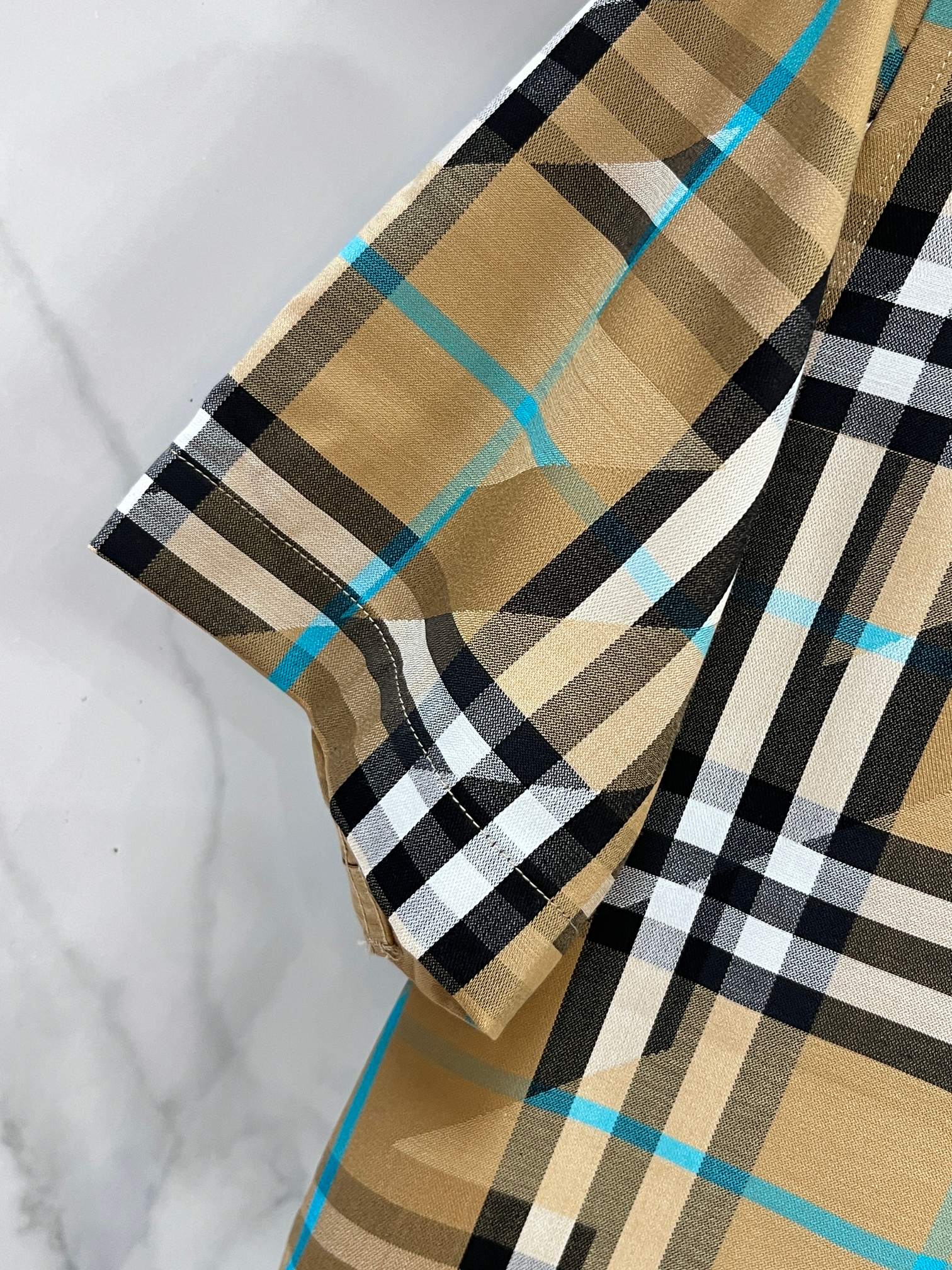 巴宝莉  官网1:1原单品质26ss新款秋冬格子对位衬衫原版3,200购入开发，面料采用100%锦纶定织