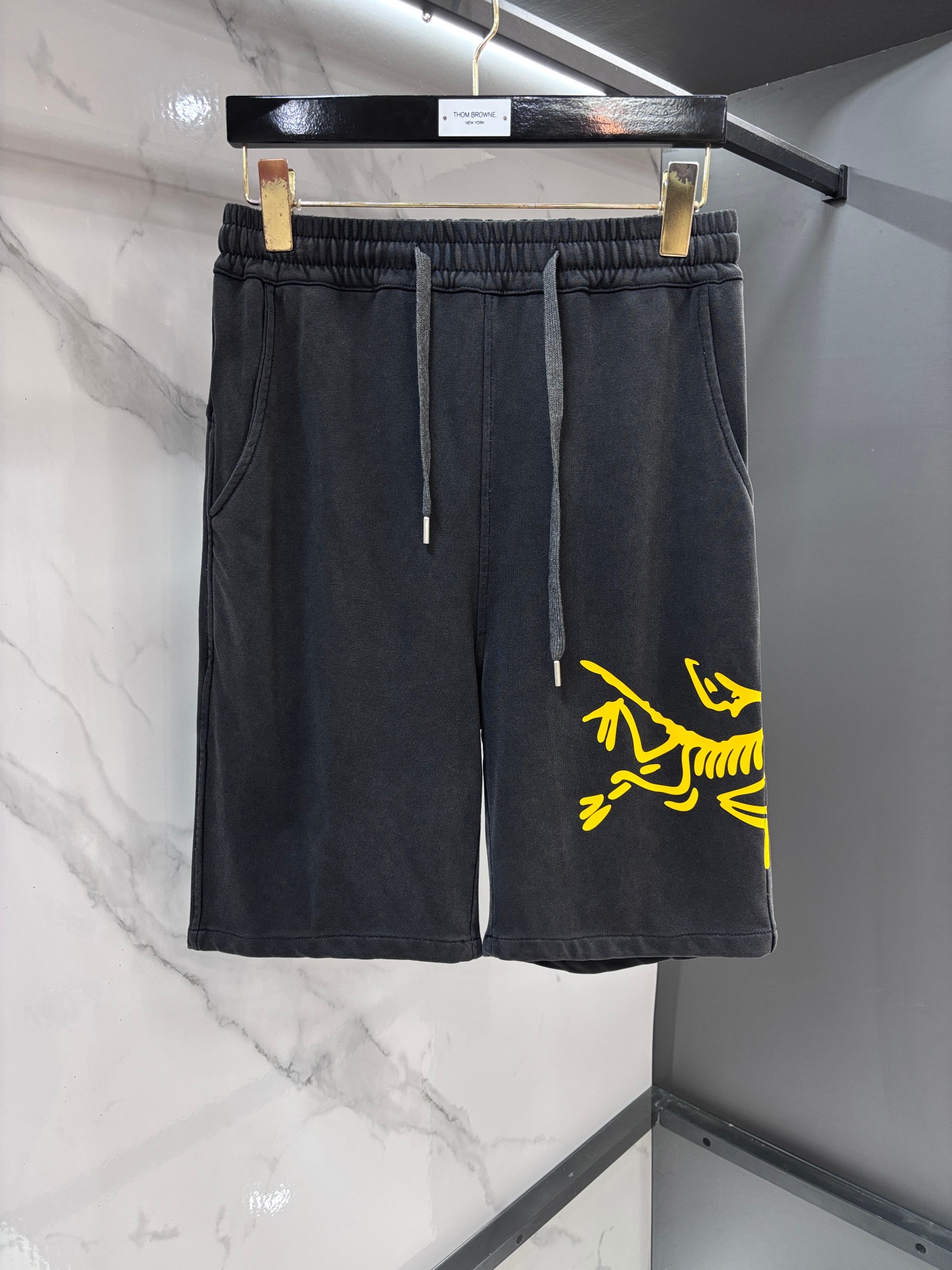 NO:875032,Arc'teryx 2026 spring and summer new casual shorts!  On sale simultaneously on the official website. Customized brand classic LOGO, customized fabrics, extremely comfortable, strong touch. Highly recognizable, perfect appearance and craftsmanship!  …………………………………………………… SizeM-XXXL,arc'teryx,shorts,19860909始祖鸟 2026春夏新款休闲短裤！官网同步发售.定制品牌经典LOGO,定制面料,舒适度极好,手触感强烈.辨识度极高,完美品相工艺！…………………………………………………… SizeM-XXXL,arc'teryx,shorts,,Men's clothing