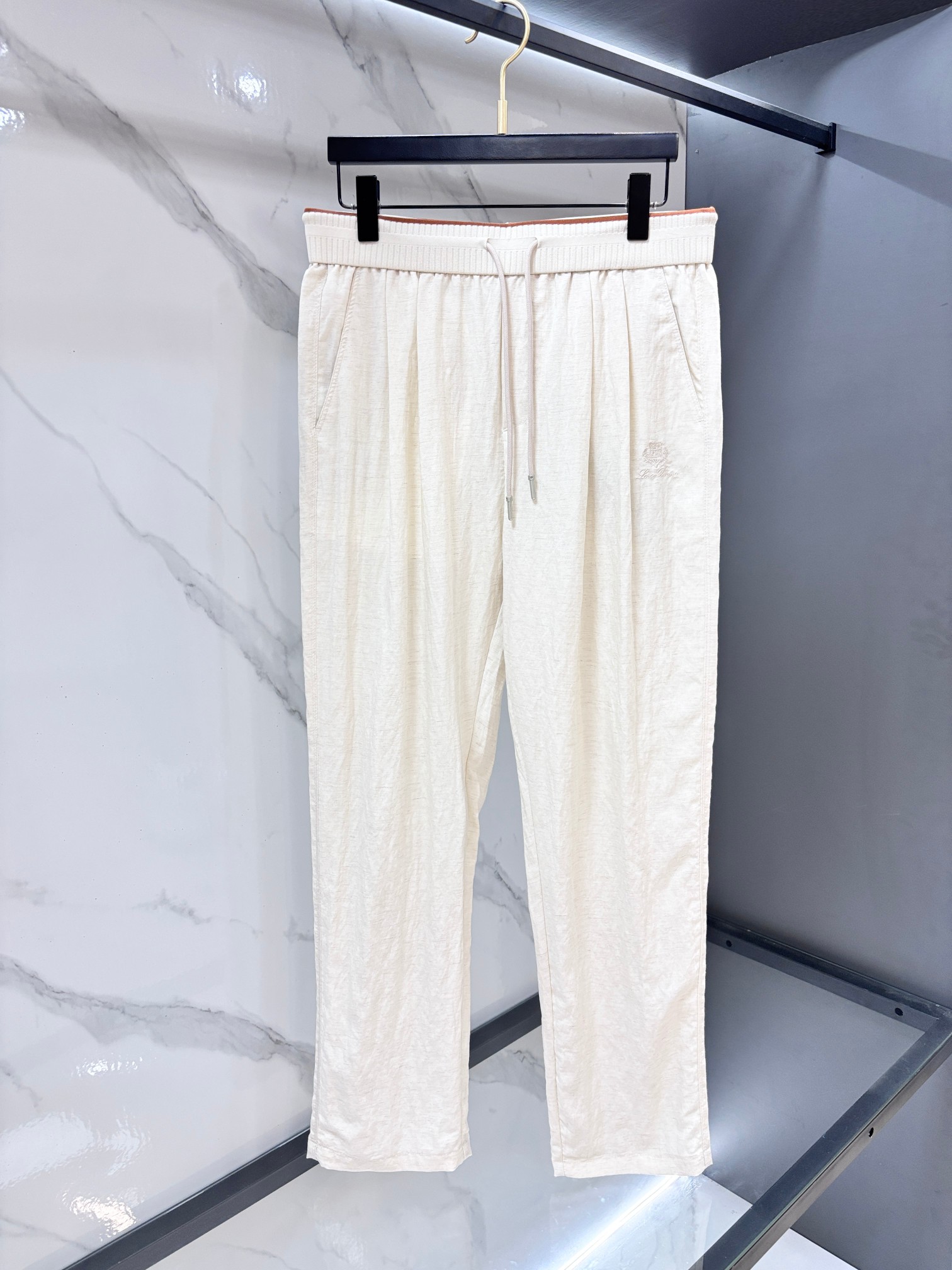 Loro Piana 春款老钱风套装 顶级品质  定制顶级亚麻面料，优点是透气性拉满，自带天然肌理感，夏