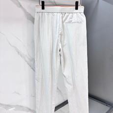 Loro Piana 春款老钱风套装 顶级品质 定制顶级亚麻面料,优点是透气性拉满,自带天然肌理感,夏 Loro Piana 春款老钱风套装 顶级品质 定制顶级亚麻面料,优点是透气性拉满,自带天然肌理感,夏