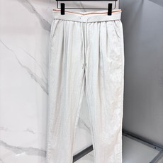 Loro Piana 春款老钱风套装 顶级品质 定制顶级亚麻面料,优点是透气性拉满,自带天然肌理感,夏 Loro Piana 春款老钱风套装 顶级品质 定制顶级亚麻面料,优点是透气性拉满,自带天然肌理感,夏