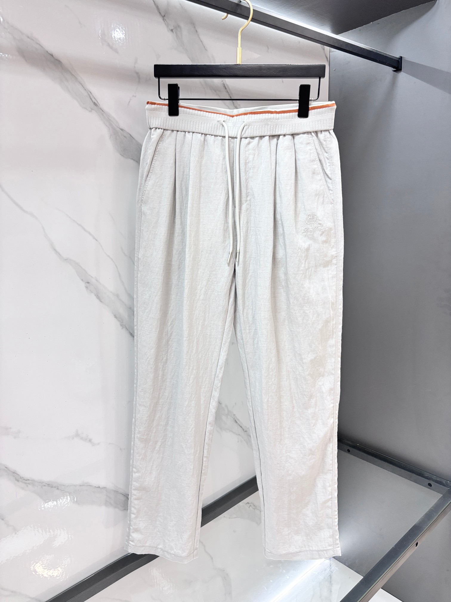 Loro Piana 春款老钱风套装 顶级品质  定制顶级亚麻面料，优点是透气性拉满，自带天然肌理感，夏