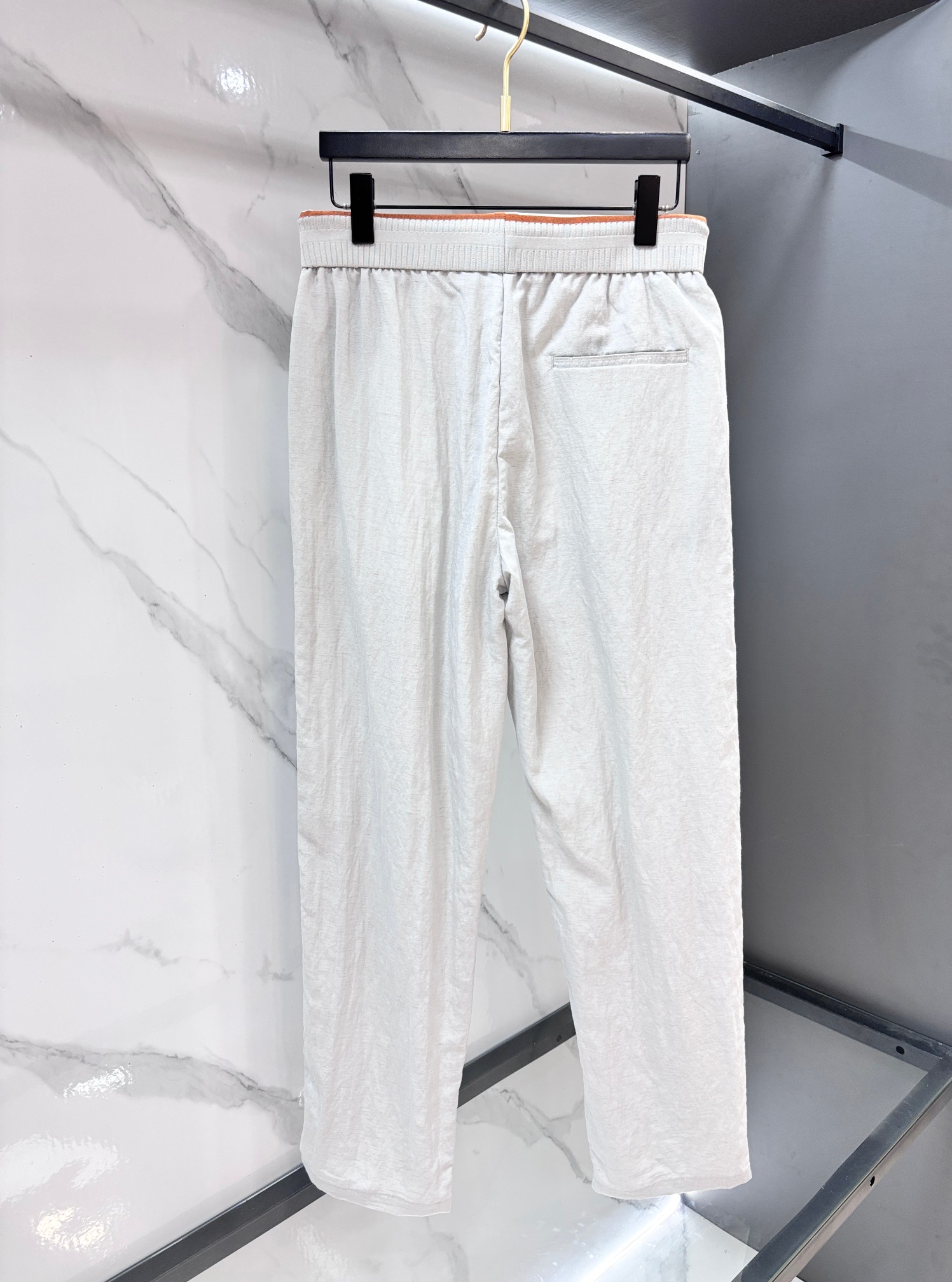 Loro Piana 春款老钱风套装 顶级品质  定制顶级亚麻面料，优点是透气性拉满，自带天然肌理感，夏