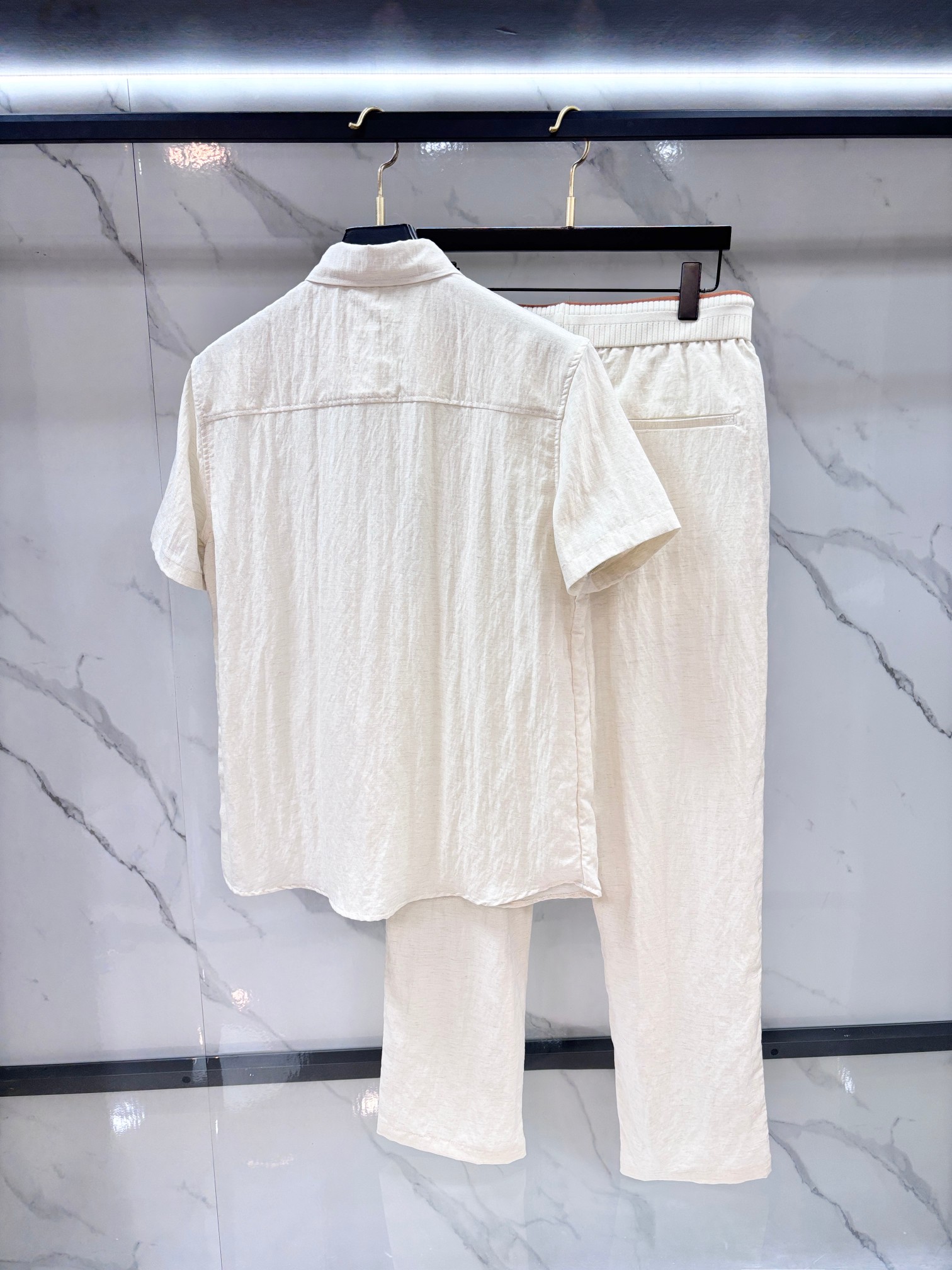 Loro Piana 春款老钱风套装 顶级品质  定制顶级亚麻面料，优点是透气性拉满，自带天然肌理感，夏