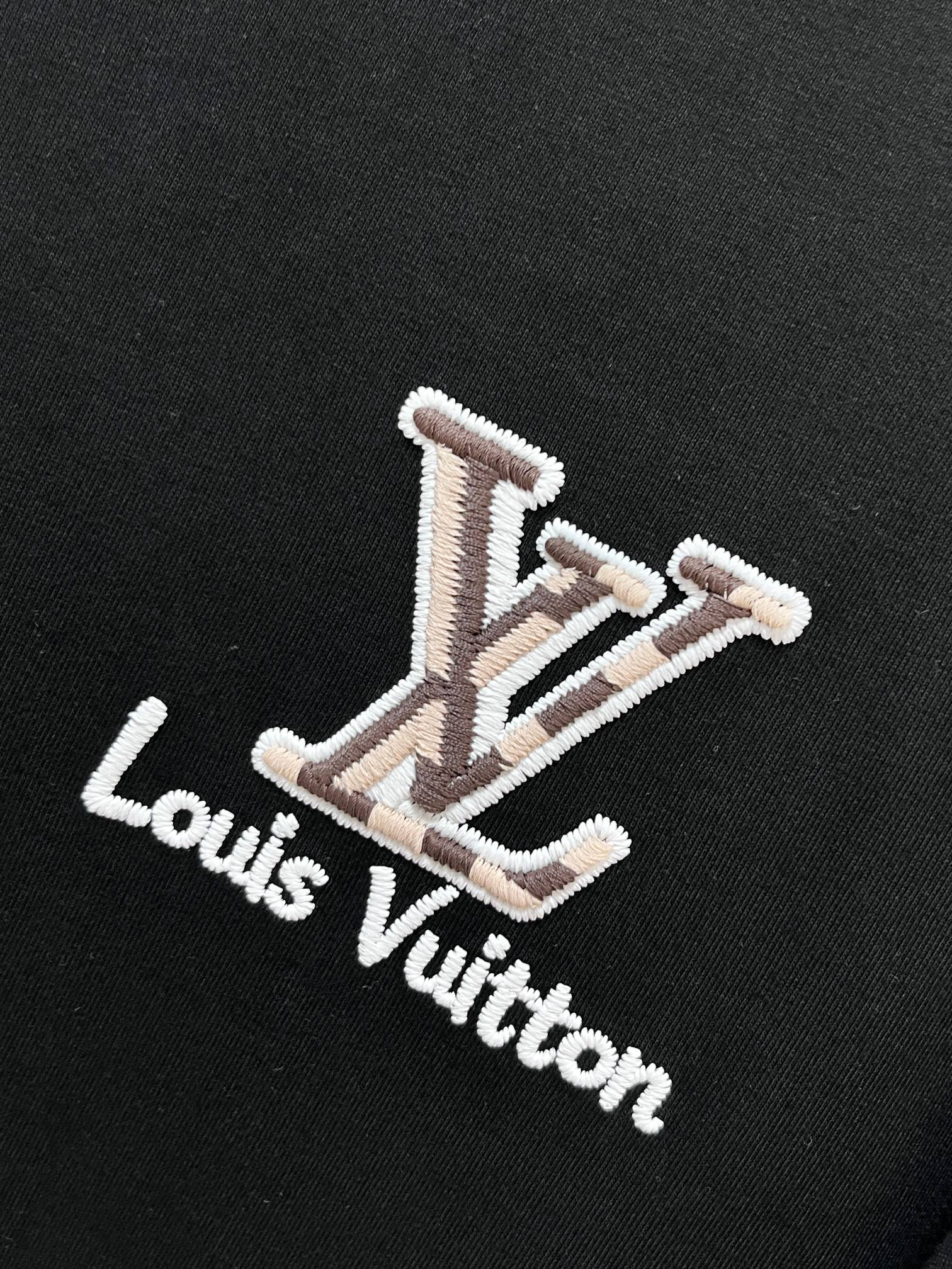 Lv 2026春夏新款首发专柜最新款短袖圆领T恤 高端订制 设计前卫时尚！品牌logo重工艺设计 高端定