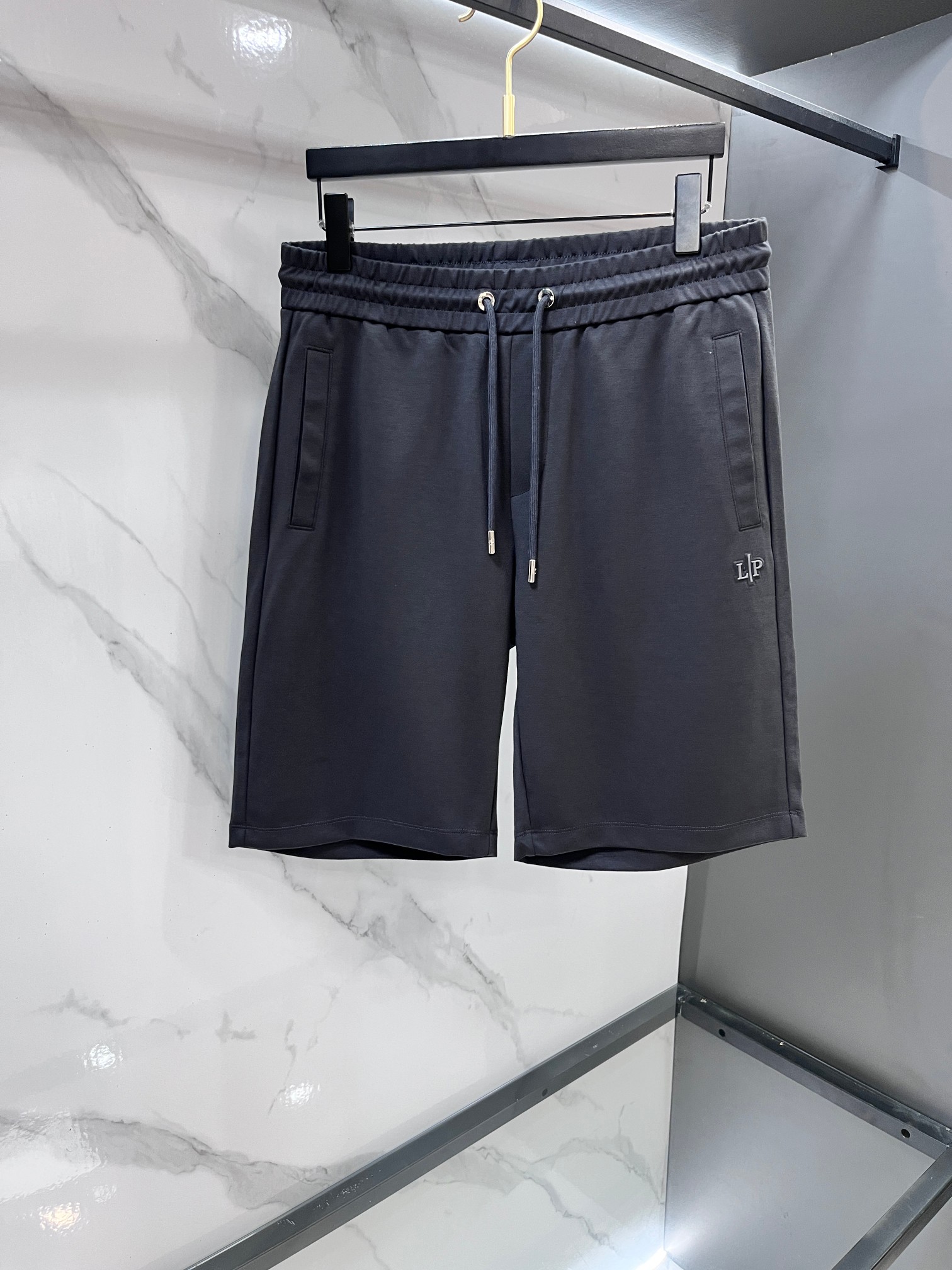 Loro Piana 春夏最新款，男女同款，经典设计短袖T恤短裤套装，微扩版型，定制空气层面料，手感柔软