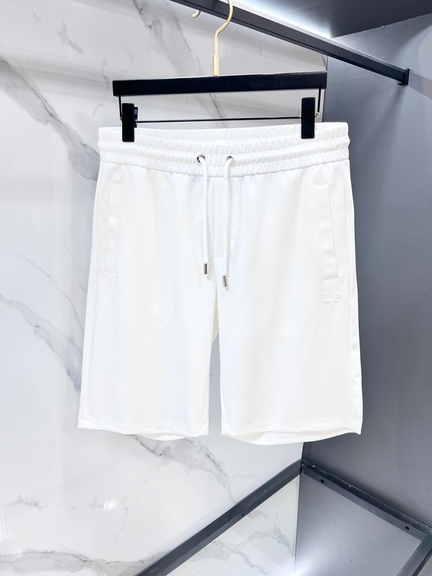 Loro Piana 春夏最新款，男女同款，经典设计短袖T恤短裤套装，微扩版型，定制空气层面料，手感柔软