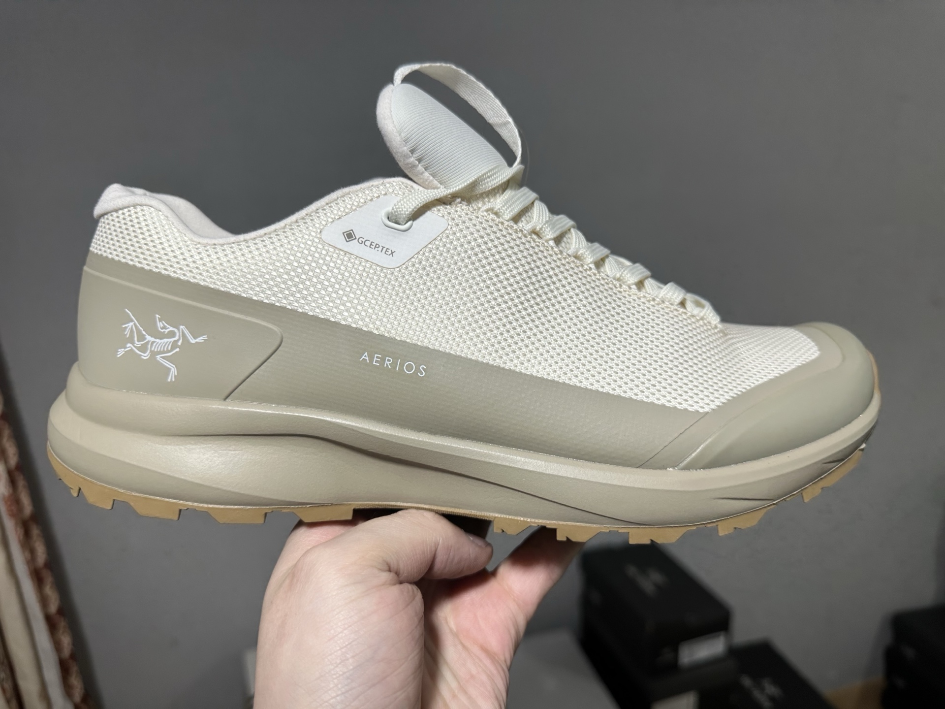 NO:273903,flo beige white,19860909flo米白色,,Men's shoes