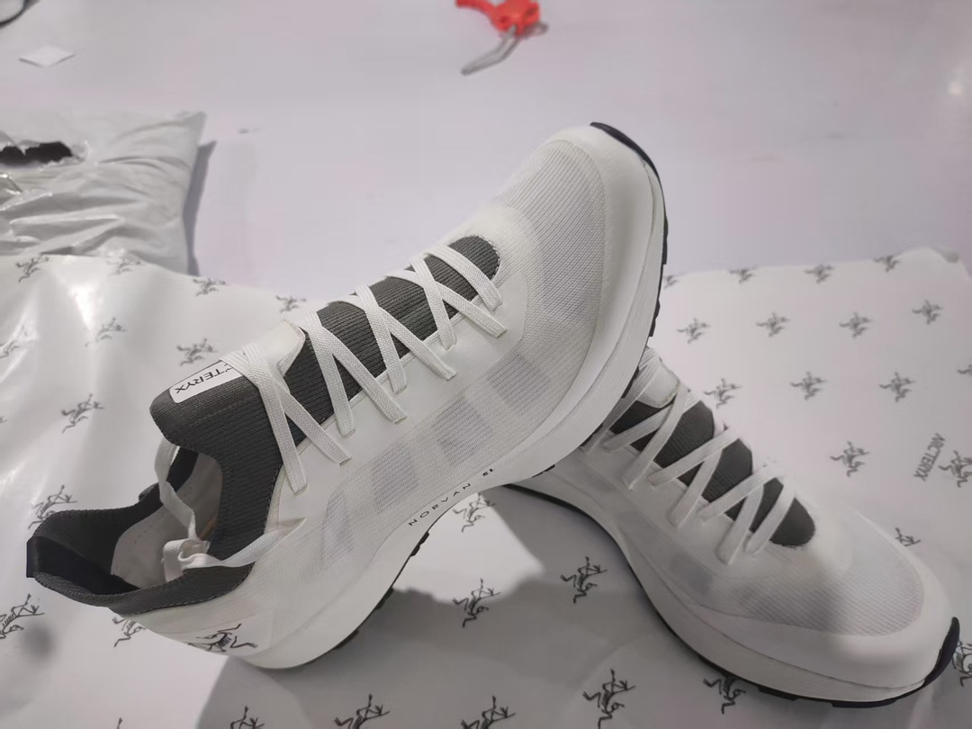 NO:273895,sl3 white gray top digit number 39-45,19860909sl3 白灰 顶级码数39-45,,Men's shoes