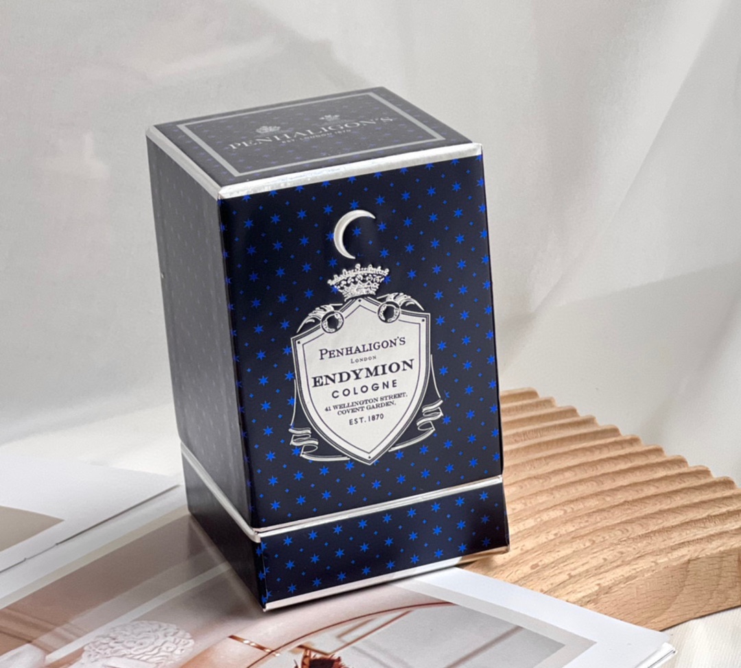 NO:810715,Penhaligon's Shepherd's Boy ml Attributes Men's Fragrance Spicy Oriental Fragrance Top Notes Orange Bergamot Lavender Sage Middle Notes Geranium Coffee Base Notes Leather Musk Myrrh Vetiver Nutmeg Pepper Cardamom Sandalwood Incense Frankincense, Perfume19860909Penhaligon' s 潘海利根 牧羊少年ml 属性男香 香调辛辣东方调 前调橘子香柠檬 薰衣草 鼠尾草 中调老鹳草 咖啡 后调皮革 麝香 没药 香根草 肉豆蔻 胡椒 小豆蔻 檀香木 焚香 乳香,香水,accessory