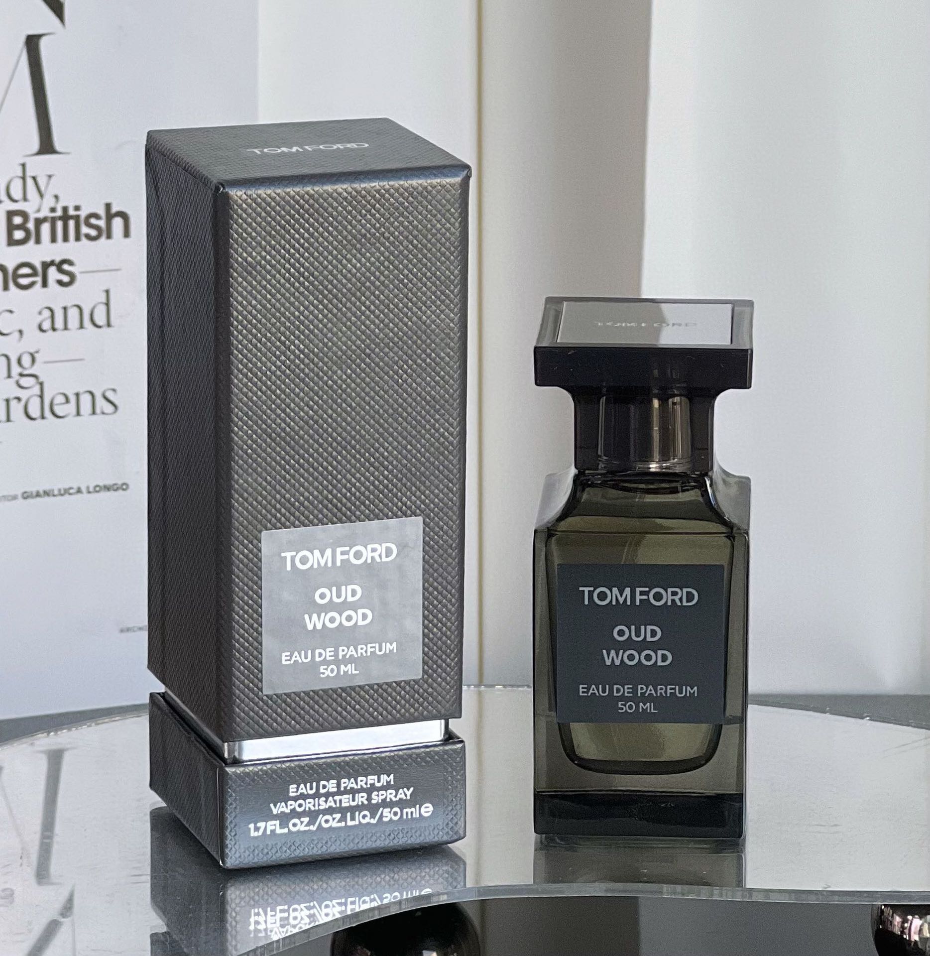 NO:809065,Tom Ford Tom Ford Zhenhua Oud (Oud) 50ml Attributes Neutral Fragrance Smell Ingredients Agarwood (Oud) Brazilian Rosewood Cardamom Sichuan Pepper Sandalwood Vetiver Tonka Bean Vanilla Amber, Perfume, Tom Ford19860909Tom Ford 汤姆福特 珍华乌木（乌木沉香）50ml 属性中性香 气味成分沉香（乌木）巴西红木 小豆蔻 花椒 檀香木 香根草 零陵香豆 香草 琥珀,香水,tom ford,accessory