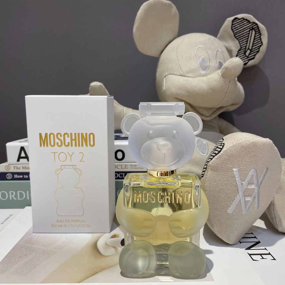 NO:810781,MOSCHINO Bear II 100ml (White Teddy) Attribute female fragrance Woody floral fragrance Top notes apple, orange, magnolia Middle notes white currant Peony Jasmine Base notes musk Amber wood Sandalwood, perfume19860909MOSCHINO默斯奇诺 熊二代100ml（白泰迪） 属性女香 香调木质花香调 前调苹果 橘子 木兰 中调白醋栗 牡丹 茉莉 后调麝香 琥珀木 檀香木,香水,accessory