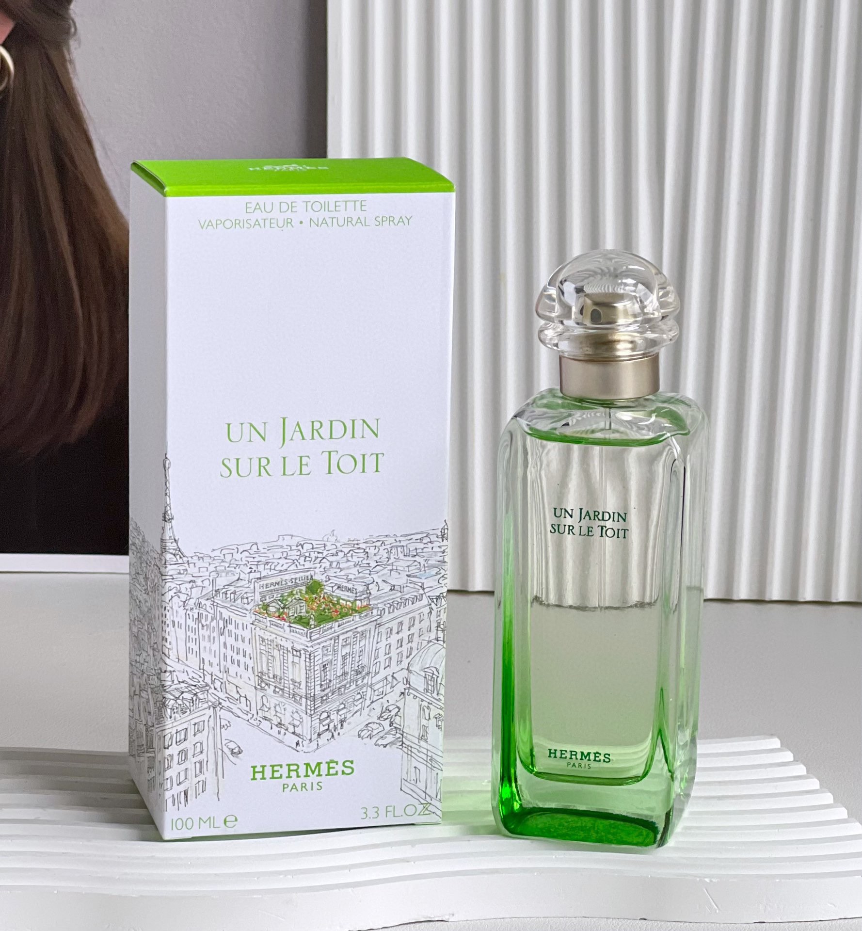 NO:810697,Hermes Roof Garden ml Neutral fragrance, fruity and fougere fragrance, scent ingredients: grass, red apple, pear, rose, magnolia, rosemary, perfume, hermes, hermes19860909Hermes 爱马仕 屋顶花园 ml 属性中性香 香调果香馥奇香调 气味成分:青草 红苹果 梨 玫瑰 木兰 迷迭香,香水,hermes,hermes,accessory
