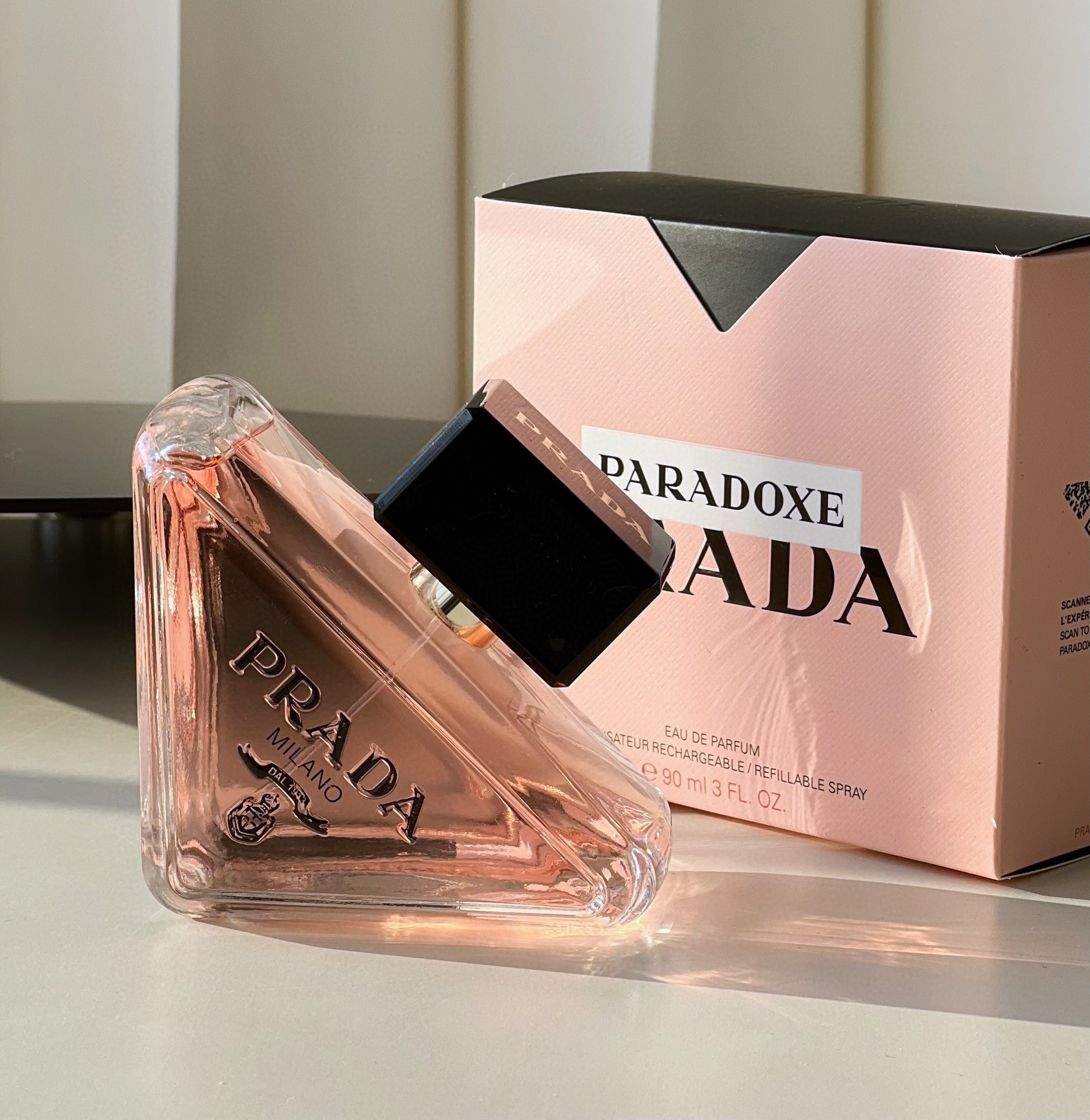 NO:811027,Prada Prada I am unpredictable 90ml Attribute female fragrance Fragrance floral oriental top note pear, tangerine, bergamot middle note orange blossom, neroli oil jasmine base note vanilla amber musk benzoin balm, perfume, prada, prada19860909Prada 普拉达 我本莫测90ml 属性女香 香调花香东方调 前调梨 蜜橘 香柠檬 中调橙花 橙花油 茉莉 后调香草 琥珀 麝香 安息香脂,香水,prada,prada,accessory