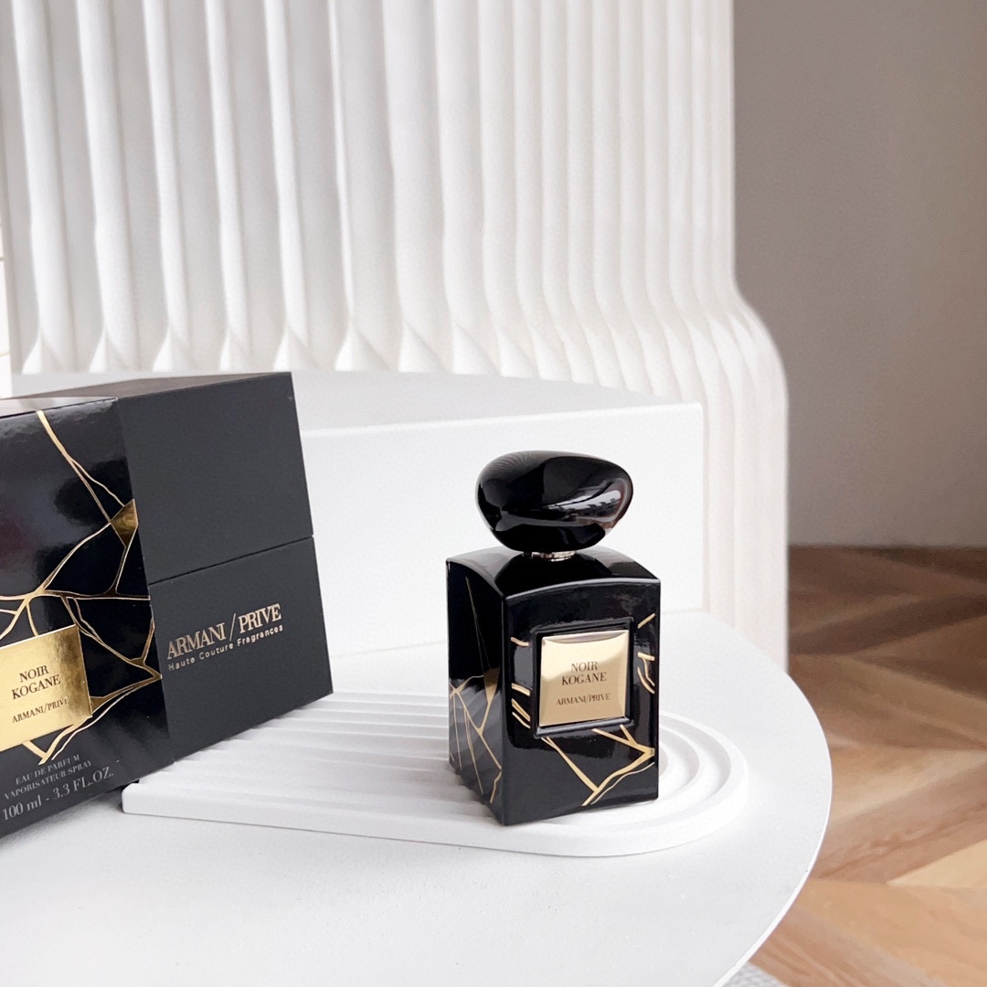 NO:810791,Giorgio Armani Armani Black Gold 100ml Attributes Neutral Fragrance Fragrance Notes Leather Top Notes Vetiver Middle Notes Elemi Saffron Base Notes Leather, Perfume, Armani, Armani19860909Giorgio Armani 阿玛尼 黑金缮100ml 属性中性香 香调皮革调 前调香根草 中调榄香脂 藏红花 后调皮革,香水,armani,armani,accessory