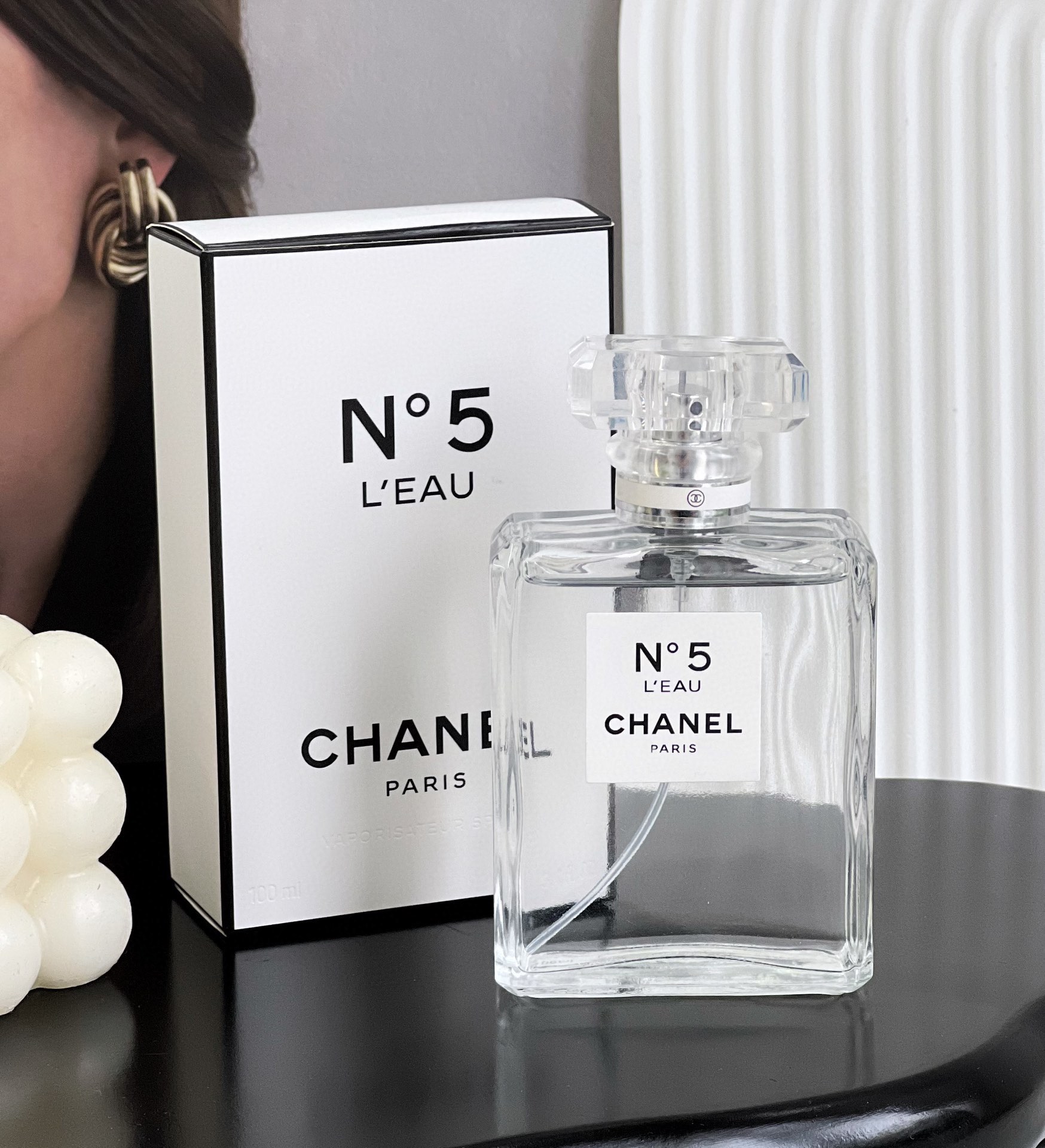 NO:810714,CHANEL Chanel White No. 5 100ml Attributes Women's Fragrance Fragrance Aldehyde Floral Fragrance Top Notes Lemon Orange Orange Flower Oil Aldehydes Bergamot Lime Middle Notes Rose Jasmine Ylang-Ylang Base Notes Cedar Musk Vanilla Orris, Perfume, Chanel, Chanel19860909CHANEL 香奈儿 白色五号 100ml 属性女香 香调醛香花香调 前调柠檬 橘子 橙花油 醛 香柠檬 青柠 中调玫瑰 茉莉 依兰 后调雪松 麝香 香草 鸢尾草,香水,chanel,chanel,accessory