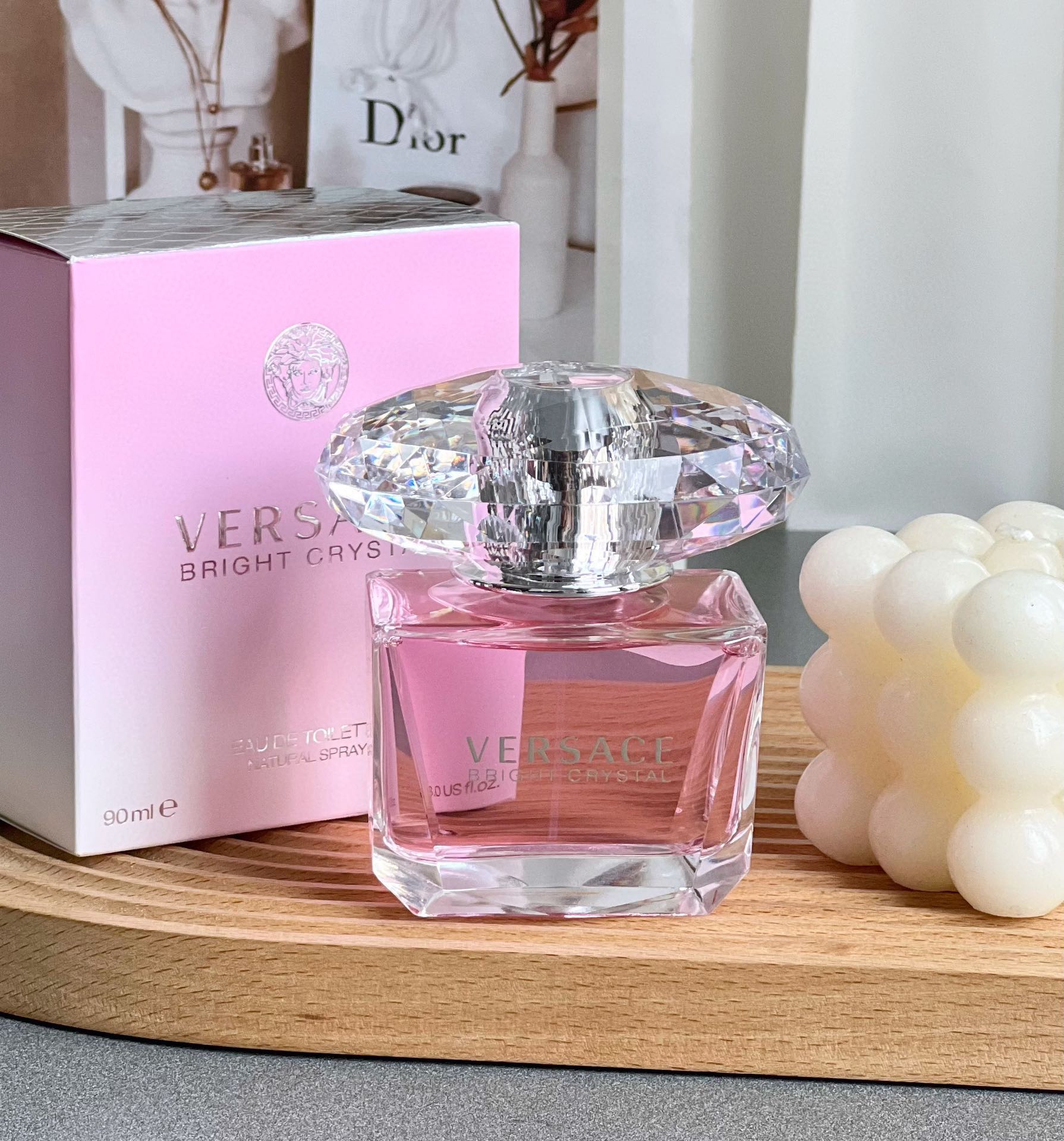 NO:811161,Versace Versace Pink Diamond ml (Crystal Diamond Women) Attributes Women's Fragrance Fragrance Fruity Floral Fragrance Top notes Japanese grapefruit pomegranate ice Middle notes peony lotus magnolia Base notes musk mahogany amber, perfume,versace,versace19860909Versace 范思哲 粉钻 ml（晶钻女士） 属性女香 香调果香花香调 前调日本柚子 石榴 冰 中调牡丹 莲花 木兰 后调麝香 桃花心木 琥珀,香水,versace,versace,accessory