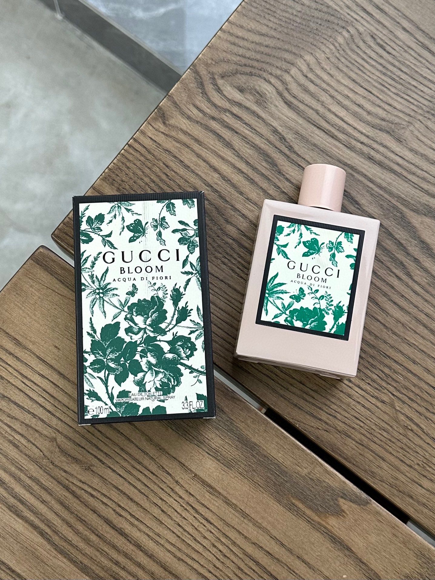 NO:810705,Gucci Gucci Flowery Green 100ml Attribute female fragrance Fragrance notes Floral notes Top notes galbanum, currant leaf, bergamot, lemon Middle notes tuberose, jasmine, honeysuckle, freesia, lily of the valley, base notes musk, sandalwood, ambergone, perfume, gucci, gucci19860909Gucci古驰 花悦绿意100ml 属性女香 香调花香调 前调白松香 醋栗叶 香柠檬 柠檬 中调晚香玉 茉莉 忍冬 小苍兰 铃兰 后调麝香 檀香木 龙涎酮,香水,gucci,gucci,accessory