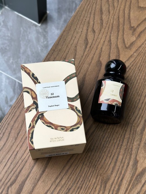L'Artisan Parfumeur 32 Venenum Eau de Parfum - Unisex, 75ml, Spicy Oriental 1 L'Artisan Parfumeur 32 Venenum Eau de Parfum - Unisex, 75ml, Spicy Oriental