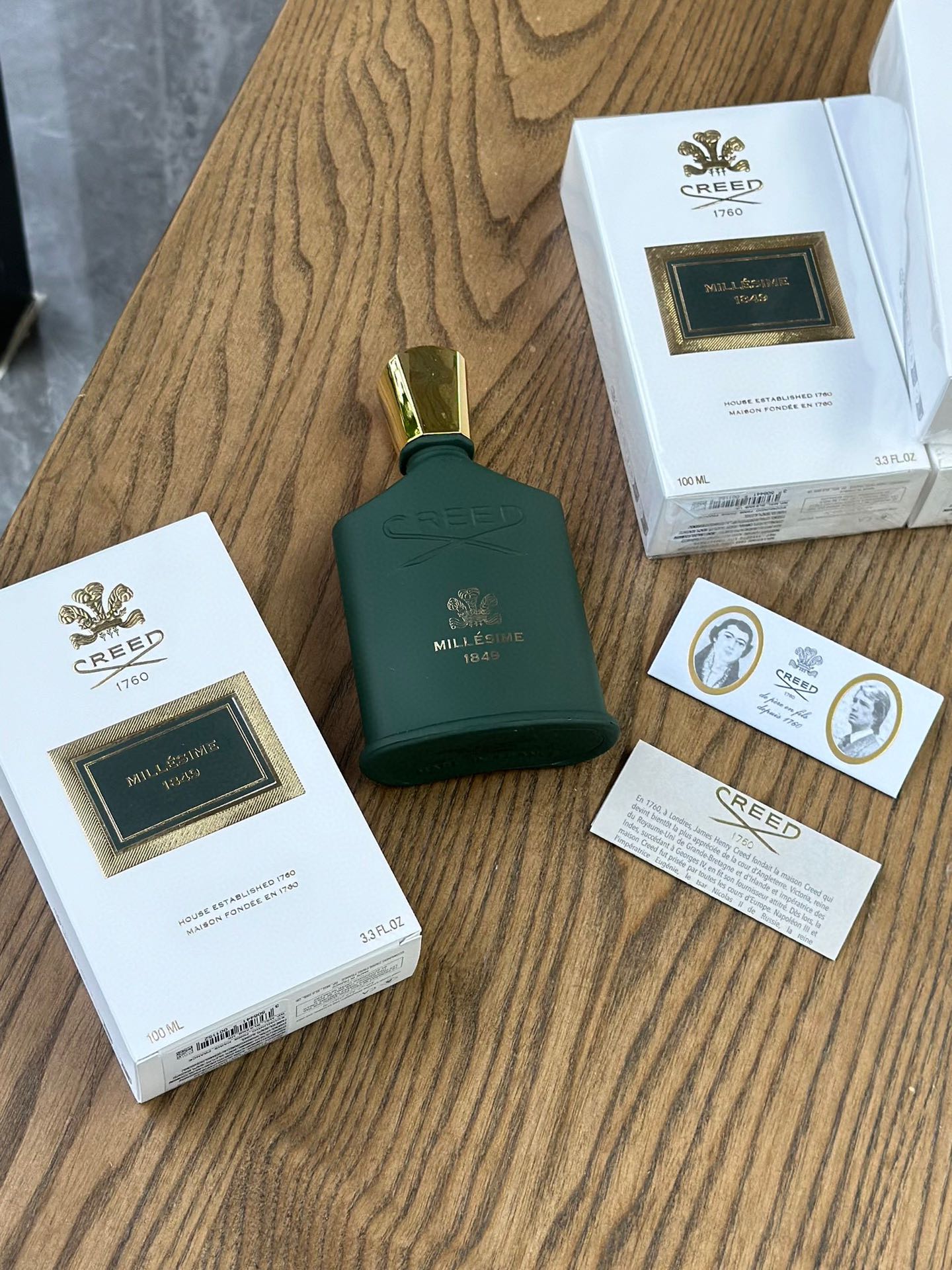 NO:894579,Creed Greenwood 100ml, male fragrance, aromatic citrus, top notes, grapefruit, bergamot, lemon, middle notes, ylang-ylang, jasmine, rose, iris, base notes, thyme, incense, cedar, bay leaf, base notes are so good that you’ll get drunk!  Like a green primeval forest, the moist rhizomes are mixed with a slight sourness, followed by the fragrance of lemon flowers and wood, always accompanied by a clean soapy feeling, which really makes people feel refreshing in the hot summer!  It’s so lovable!  ,perfume19860909Creed 恺芮得 林中绿杉100ml 属性男香 香调芳香柑橘调 前调葡萄柚 香柠檬 柠檬 中调依兰 茉莉 玫瑰 鸢尾花 后调百里香 焚香 雪松 月桂叶 后调好闻的要醉掉！像绿色原始森林,湿润的根茎夹杂些微的酸涩,接着是柠檬花香与木香始终伴随着干净的皂感,真的会让人在酷暑中感受到清冽！让人太爱了！,香水,accessory