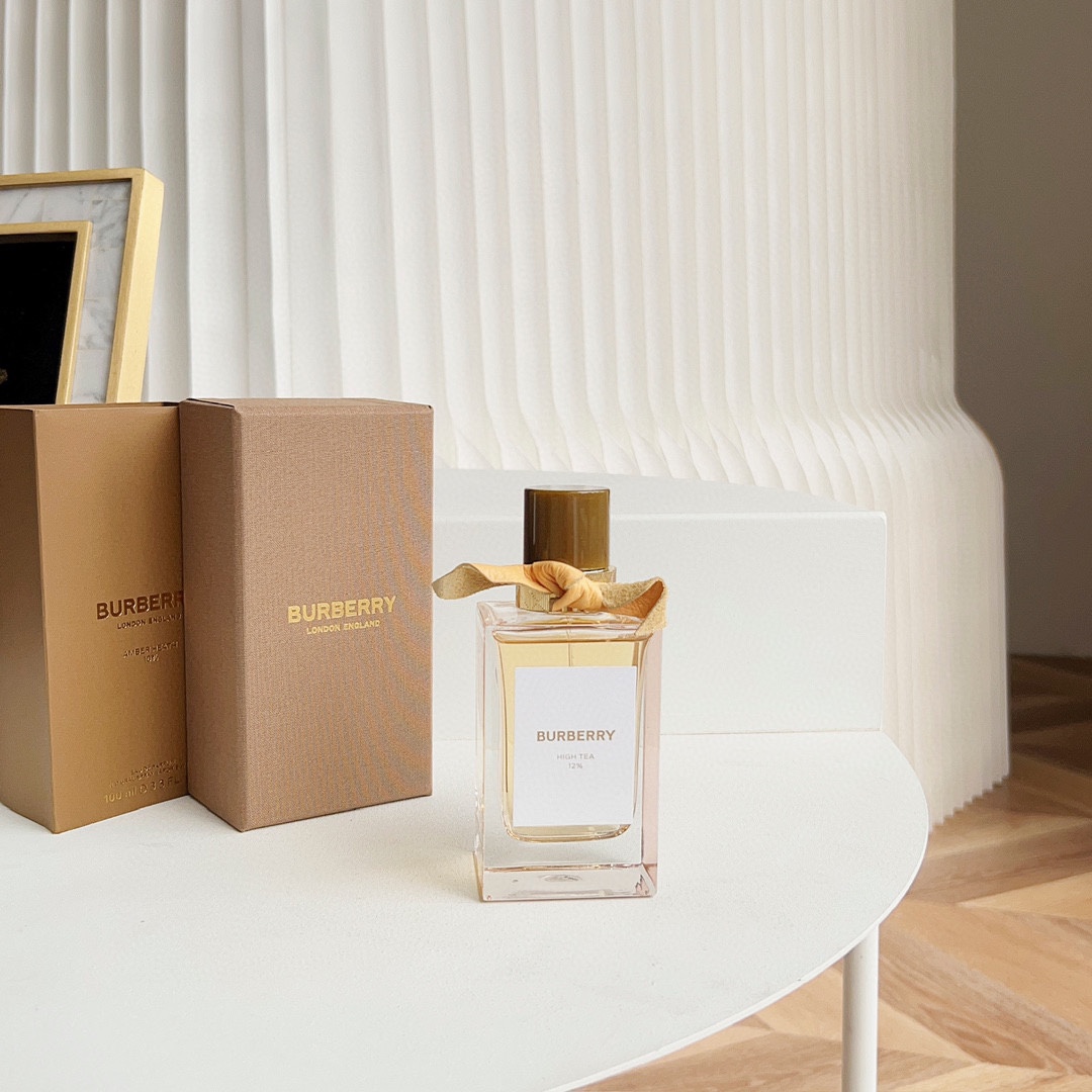 NO:809726,Burberry Burberry Manor Tea Party 100ml, neutral fragrance, scent, chamomile, bergamot, yerba mate, neroli, lavender, perfume, burberry19860909Burberry 博柏利庄园茶会100ml 属性中性香 气味洋甘菊 香柠檬 马黛茶 橙花油 薰衣草,香水,burberry,accessory