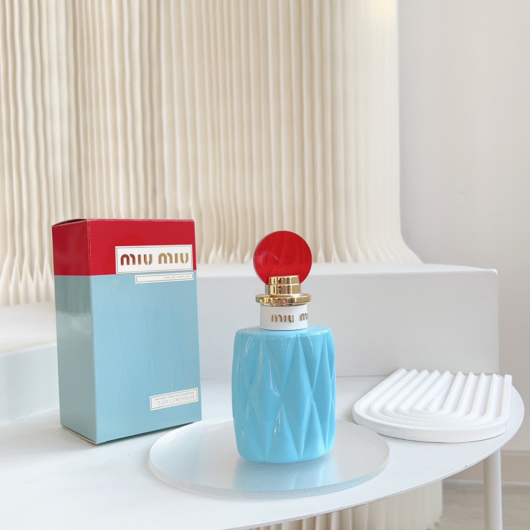 NO:809051,MiuMiu Miu Miu eponymous ml attribute female fragrance floral fragrance top notes lily of the valley, bergamot lemon middle notes green leaves rose jasmine blackcurrant peach base notes aquicannes wood musk, perfume, miumiu19860909MiuMiu 缪缪 同名 ml 属性女香 香调花香调 前调铃兰 香柠檬 柠檬 中调绿叶 玫瑰 茉莉 黑加仑 桃子 后调亚基戛纳木 麝香,香水,miumiu,accessory