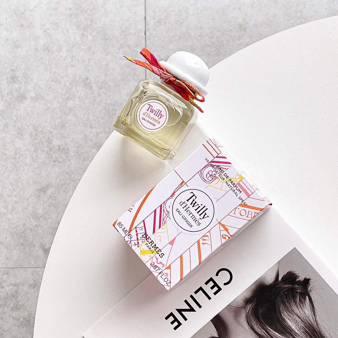 NO:809306,Hermes Hermès Scarf Ginger Fragrance 85ml Attribute Women's Fragrance Woody Floral Fragrance Top Note Peony Middle Note Ginger Ginger Sugar Base Note Cedar, Perfume, Hermes, Hermes19860909Hermes 爱马仕丝巾姜香85ml 属性女香 香调木质花香调 前调牡丹 中调生姜 姜糖 后调雪松,香水,hermes,hermes,accessory