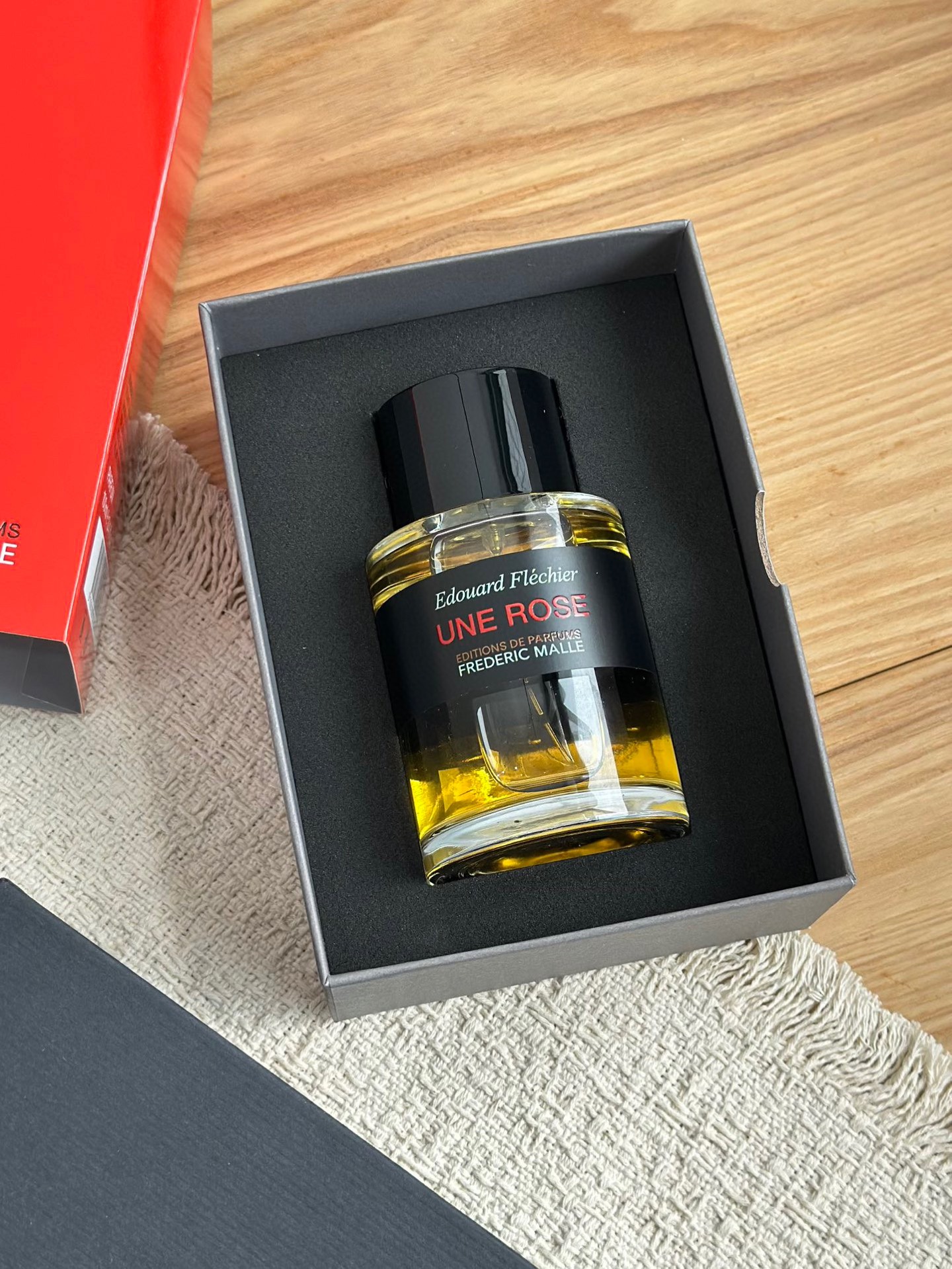 NO:811192,Frederic Malle Rose ml, neutral fragrance, floral fragrance, top note, rose, wine lees, honey, middle note, rose, geranium, truffle, base note, patchouli, musk, vetiver, castoreum, perfume.19860909Frederic Malle 馥马尔 一轮玫瑰ml 属性中性香 香调花香调 前调玫瑰 葡萄酒糟 蜂蜜 中调玫瑰 天竺葵 松露 后调广藿香 麝香 香根草 海狸香,香水,accessory