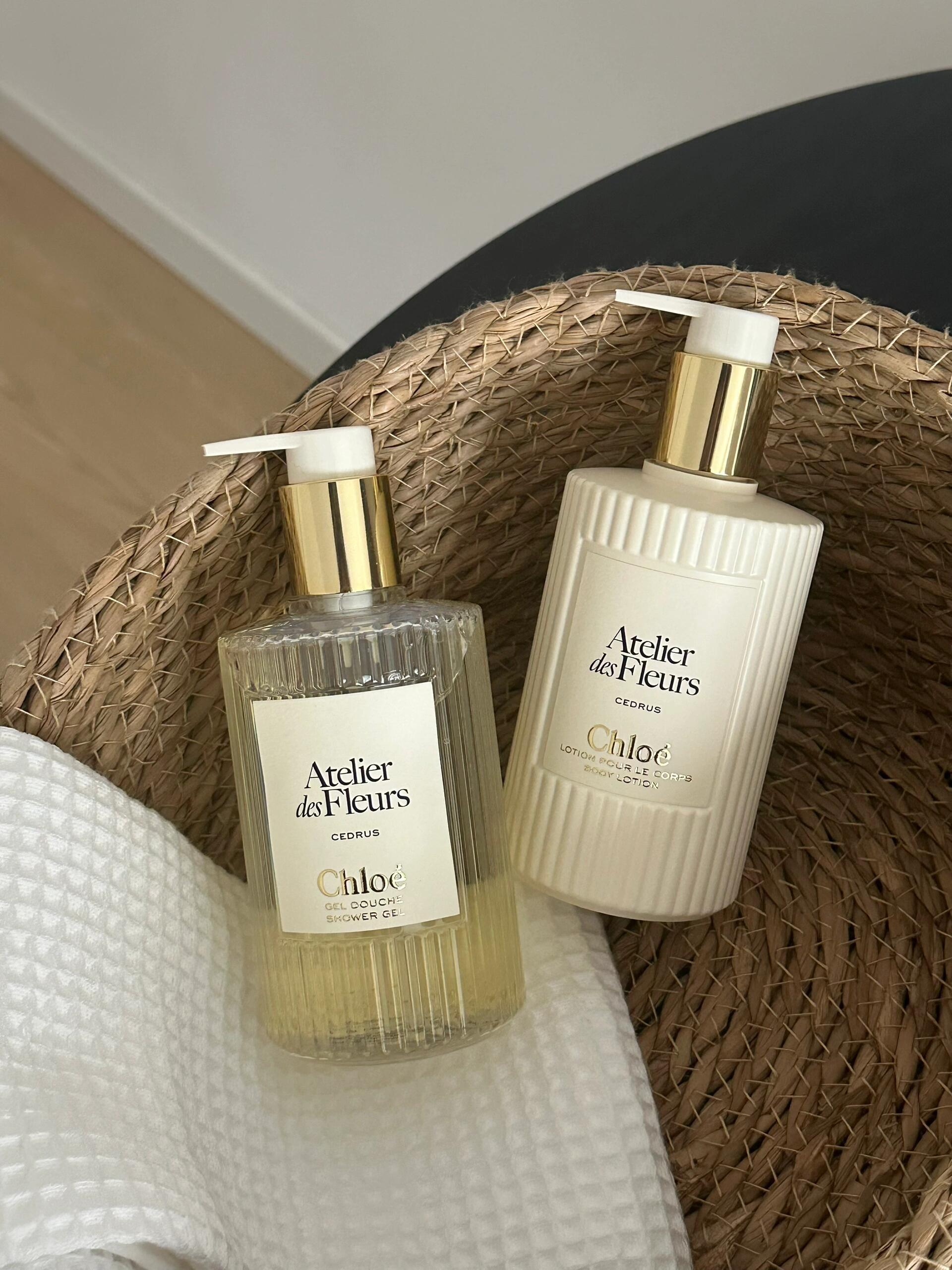 NO:939271,Chloé Wonderland Shower Gel 300ml Smells Northern Cedar, Mulan Poetry, Misty Jasmine, Fashionable Toiletries Department Store19860909蔻依仙境沐浴露300ml 味道北国雪松 木兰诗语 烟雨茉莉,洗护用品潮品百货,accessory