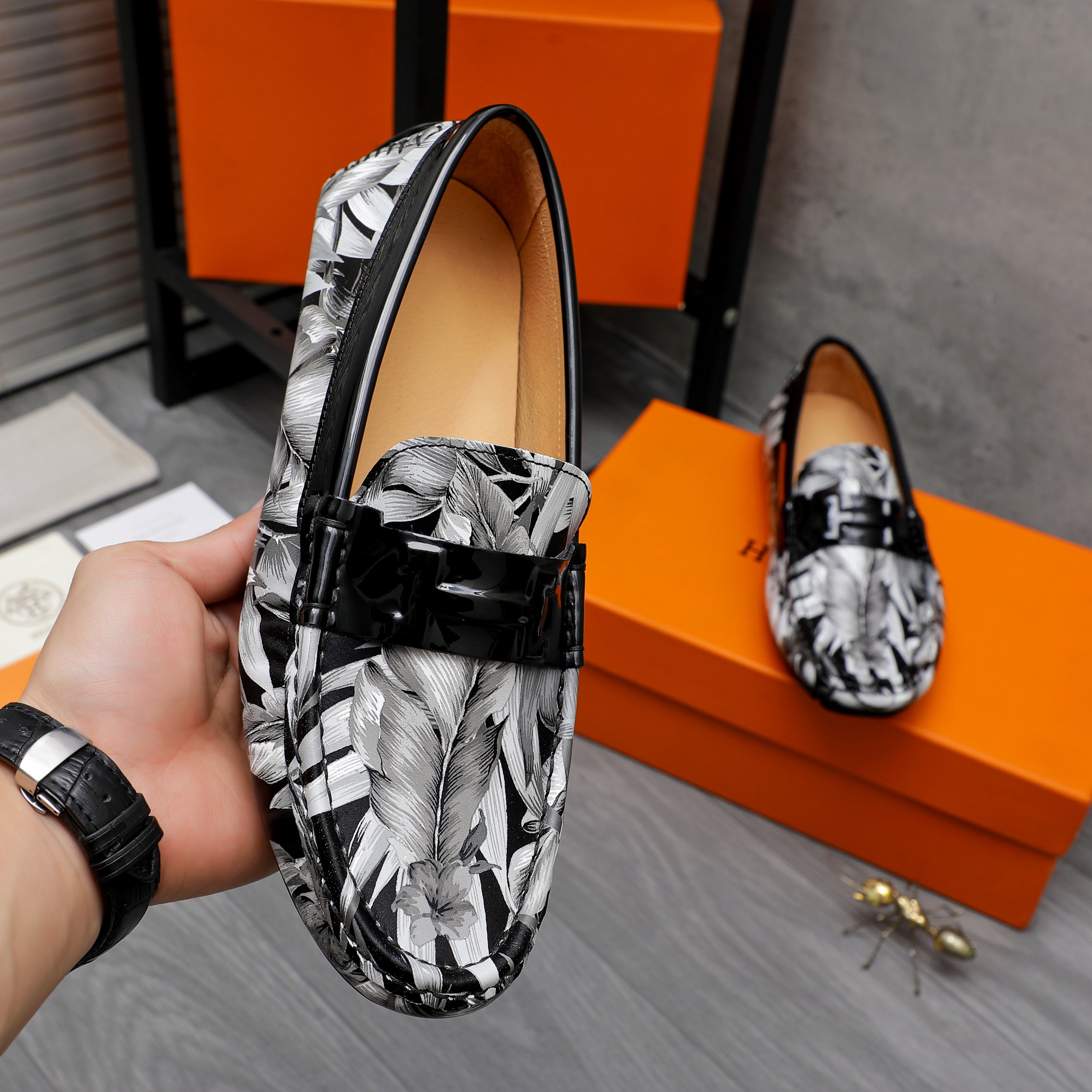 Hermes Men's Casual Loafers in Leaf Print Leather, Sizes 38-44 5 a1741852081730 8034