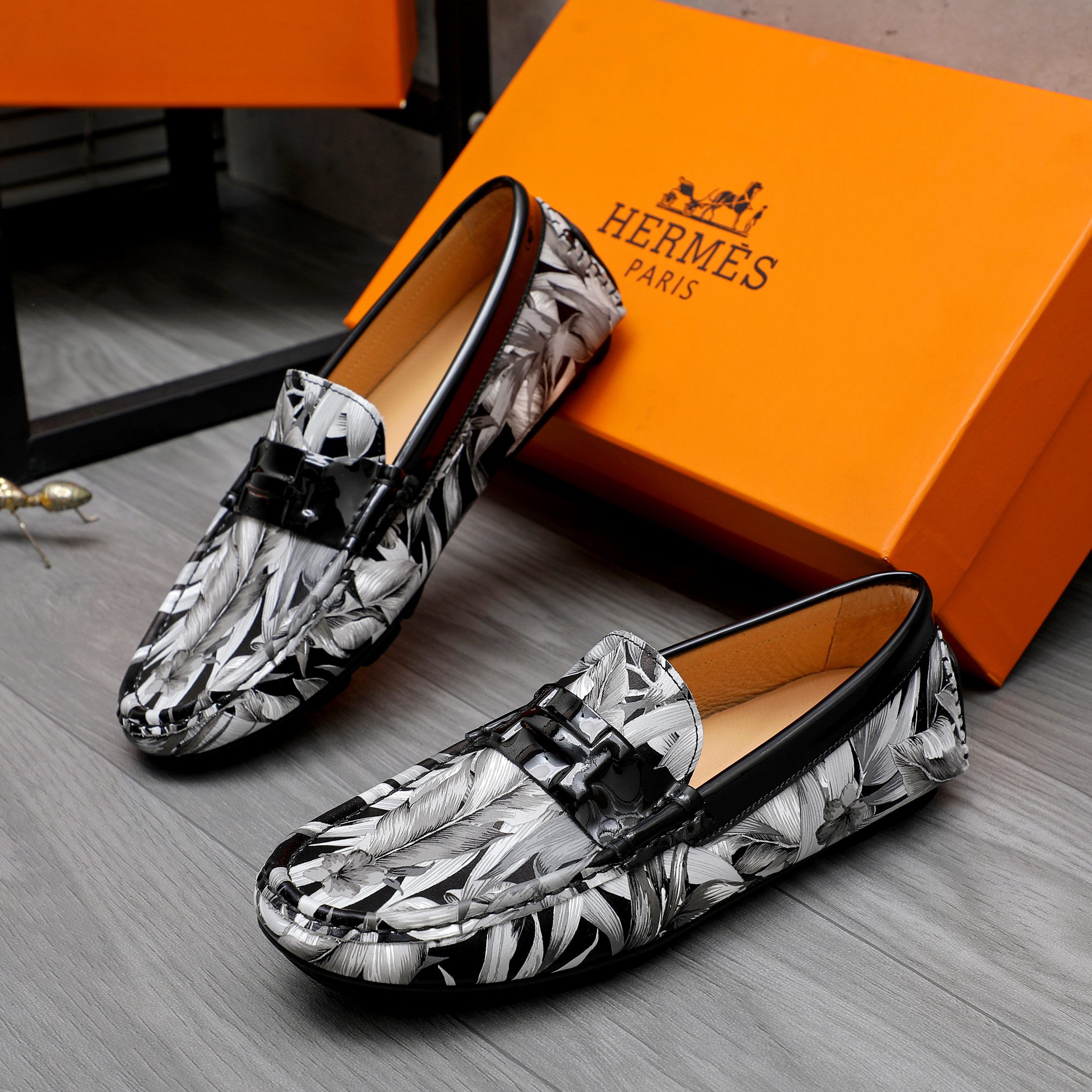 Hermes Men's Casual Loafers in Leaf Print Leather, Sizes 38-44 3 a1741852082141 0531