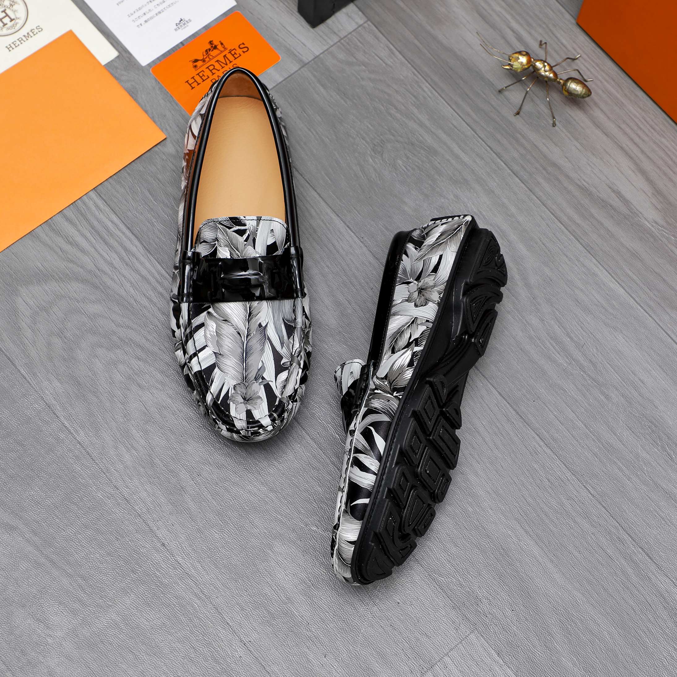 Hermes Men's Casual Loafers in Leaf Print Leather, Sizes 38-44 4 a1741852082497 5551