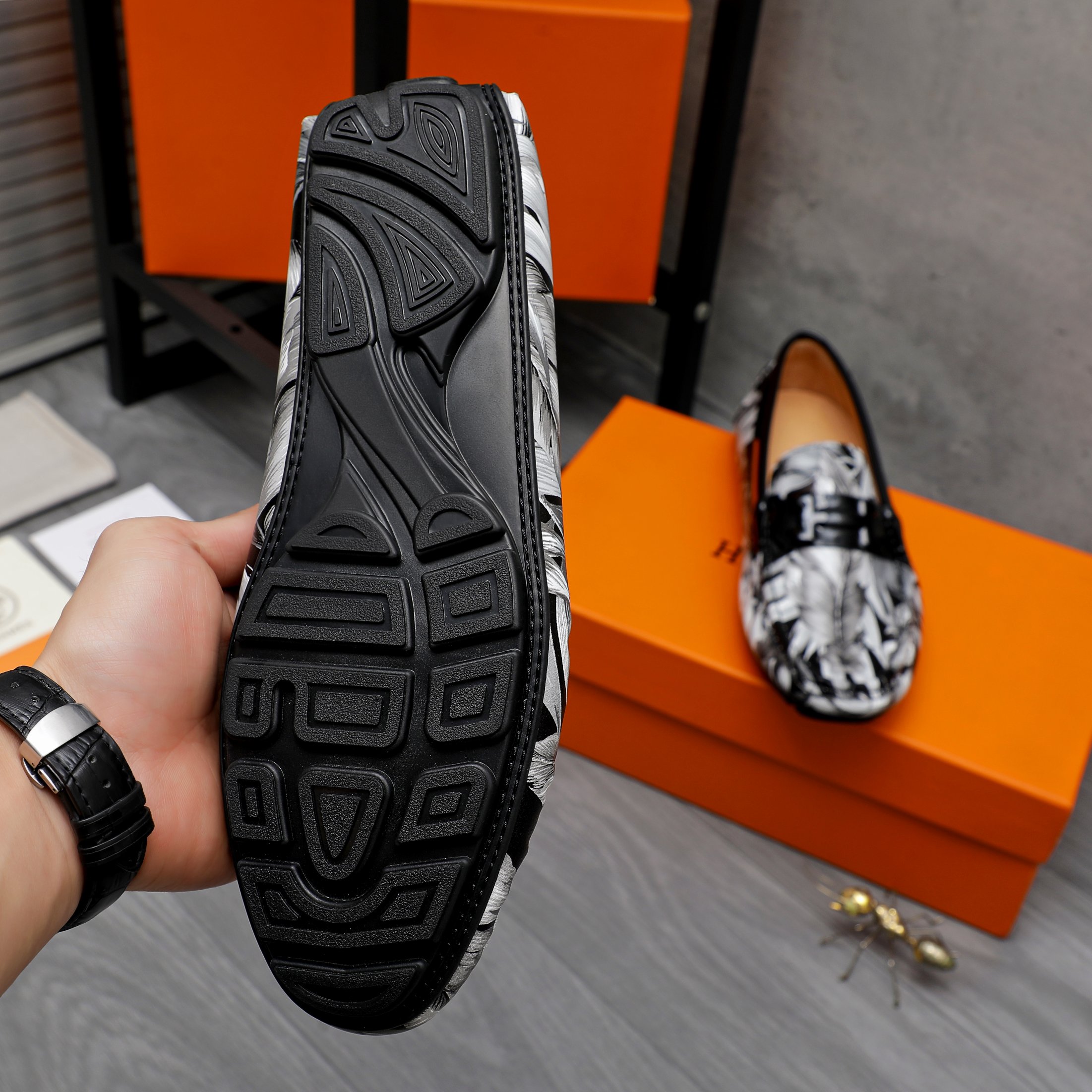 Hermes Men's Casual Loafers in Leaf Print Leather, Sizes 38-44 8 a1741852084174 4548