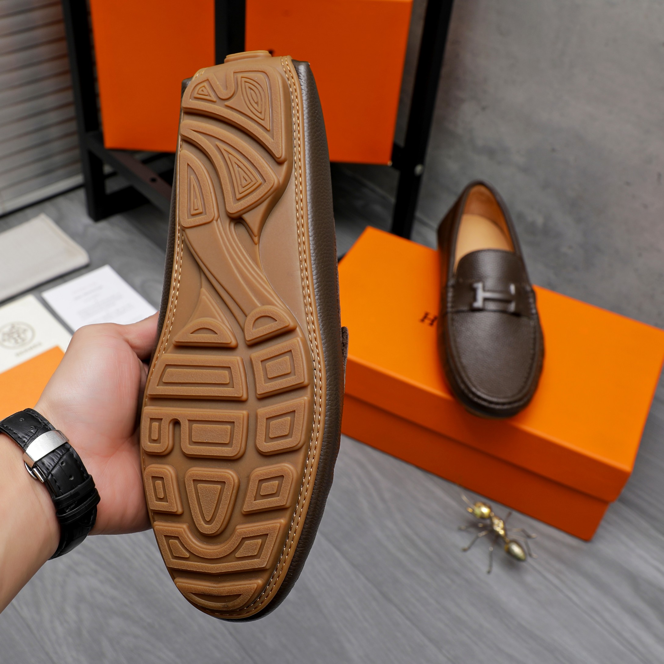 Hermès Leather Loafers: Stylish Comfort in Every Step (Sizes 38-44) 9 a1741853242821 0127